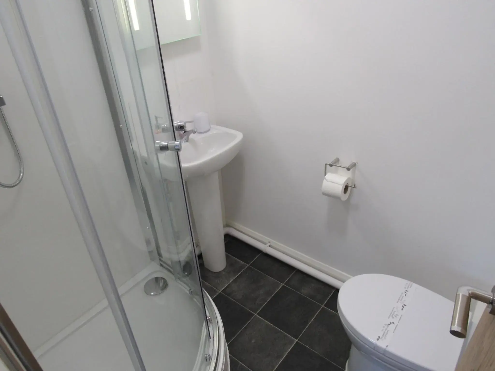 En-Suite Standard Double Room in The Cambridge Suites - Tas Accommodations En-Suite Standard Double Room in The Cambridge Suites - Tas Accommodations