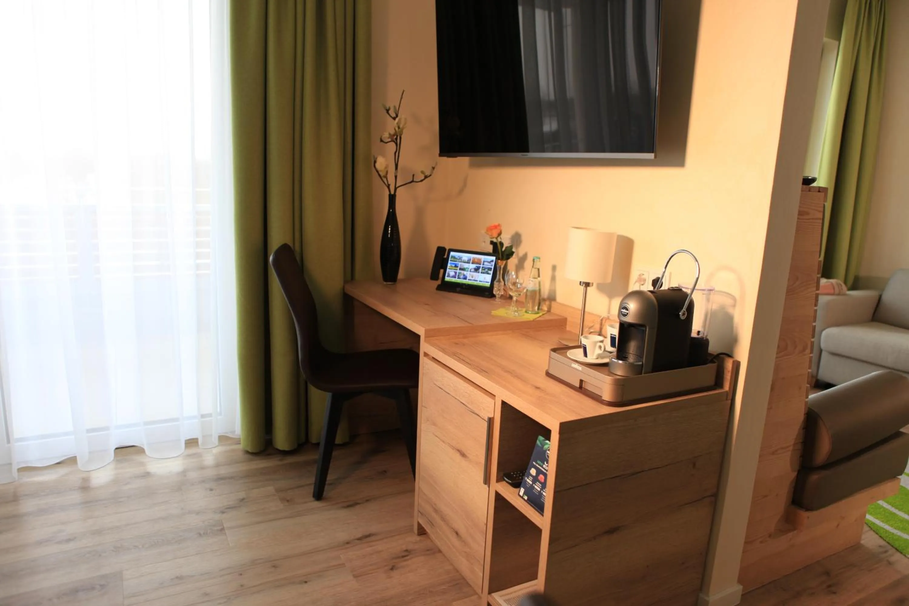 TV and multimedia, Bed in Bachhof Resort Hotel