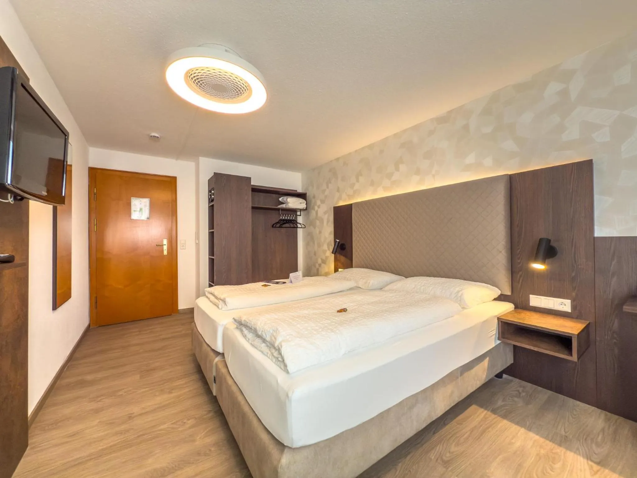 Bed in Hotel Restaurant Lamm Hebsack