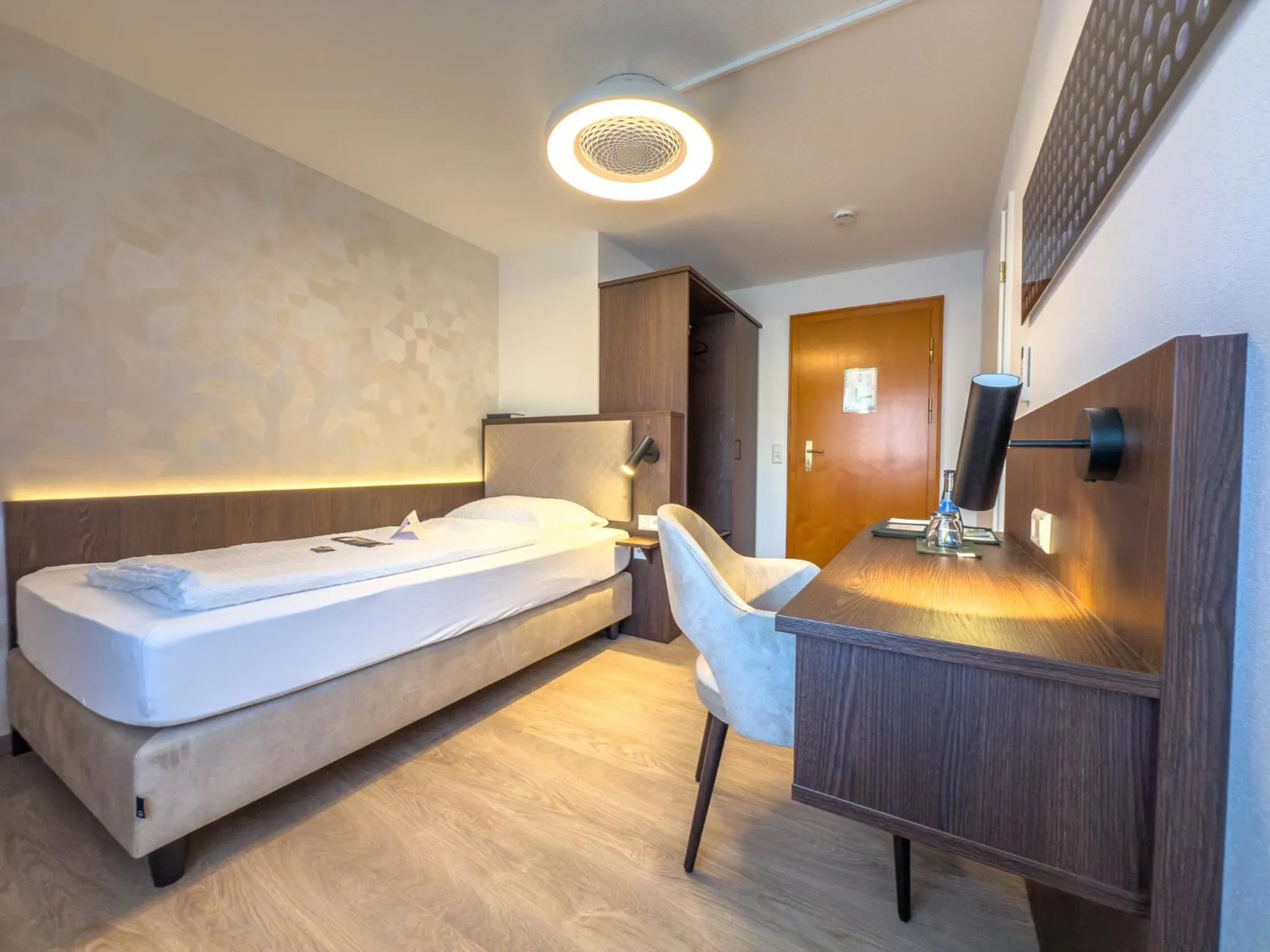 Bed in Hotel Restaurant Lamm Hebsack