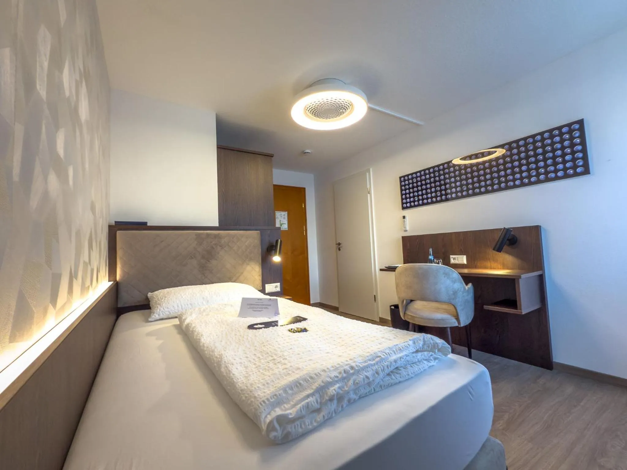 Bed in Hotel Restaurant Lamm Hebsack