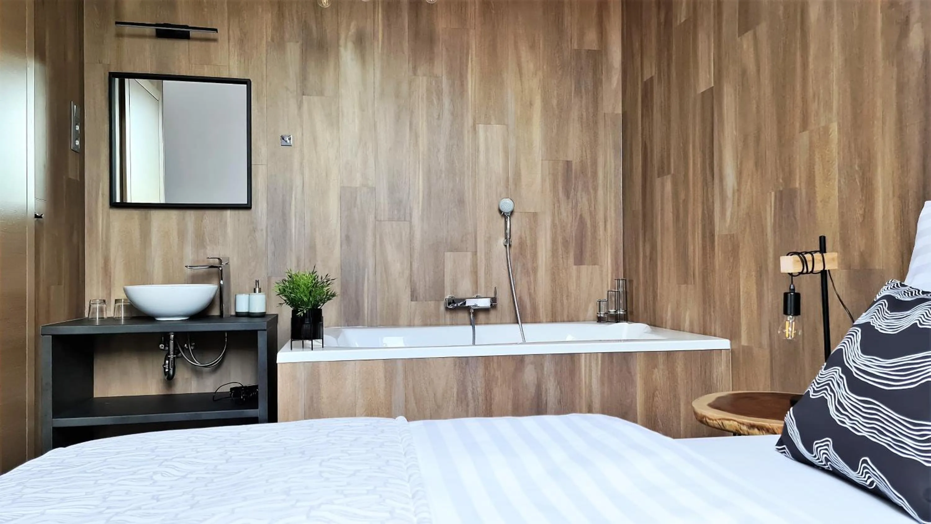 Bath, Bed in Mandula Villa