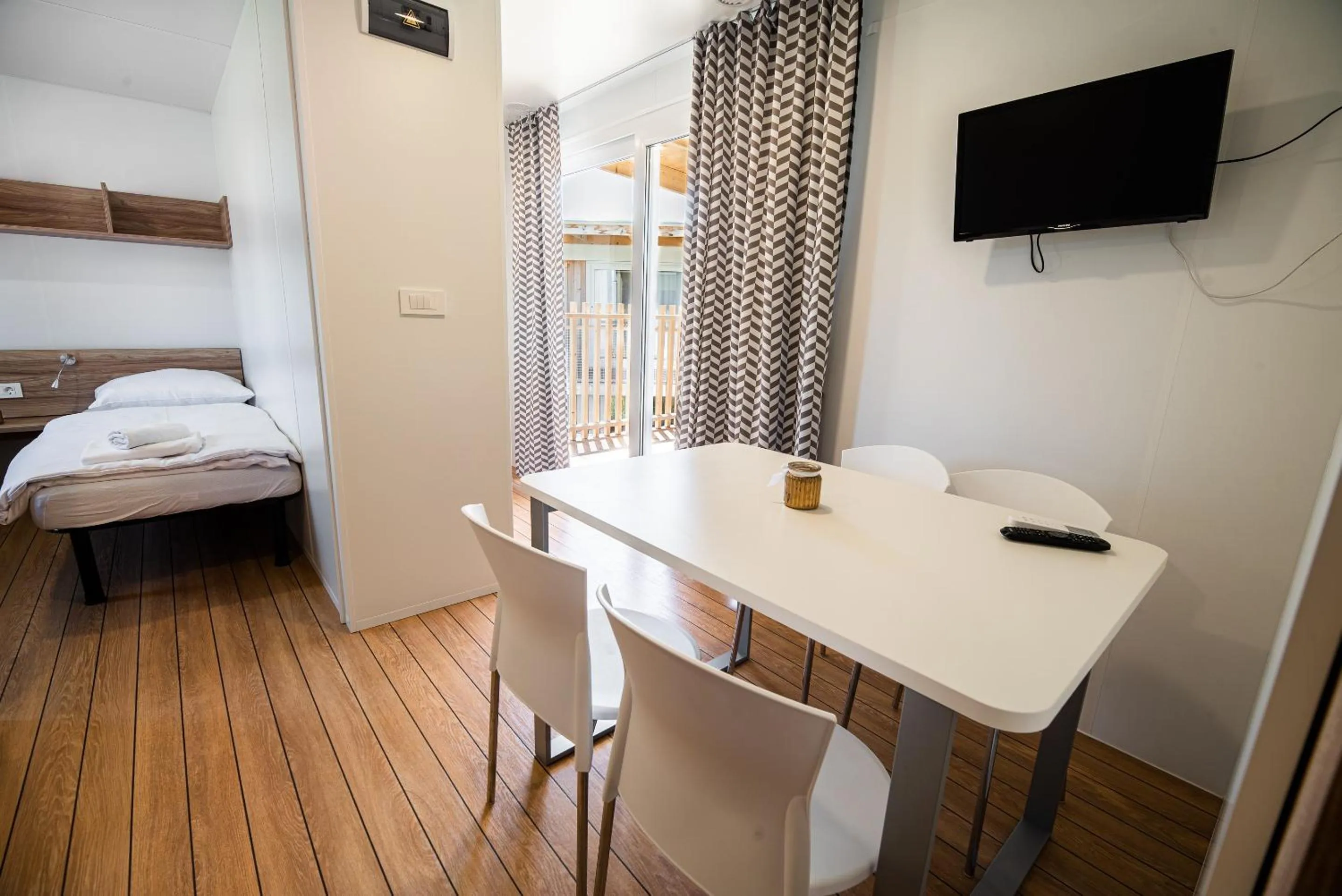 TV and multimedia, Bed in Mediteran Homes with Terme Čatež Tickets