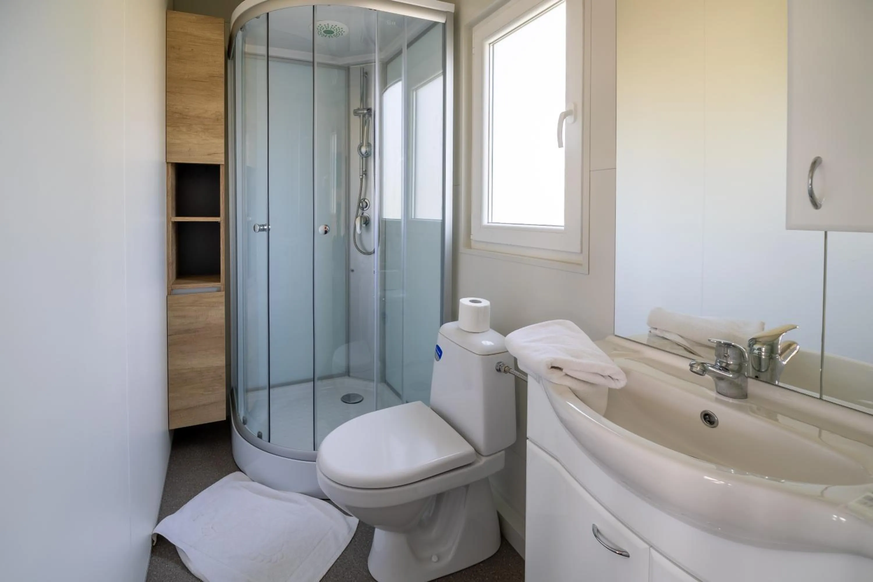 Shower in Mediteran Homes with Terme Čatež Tickets