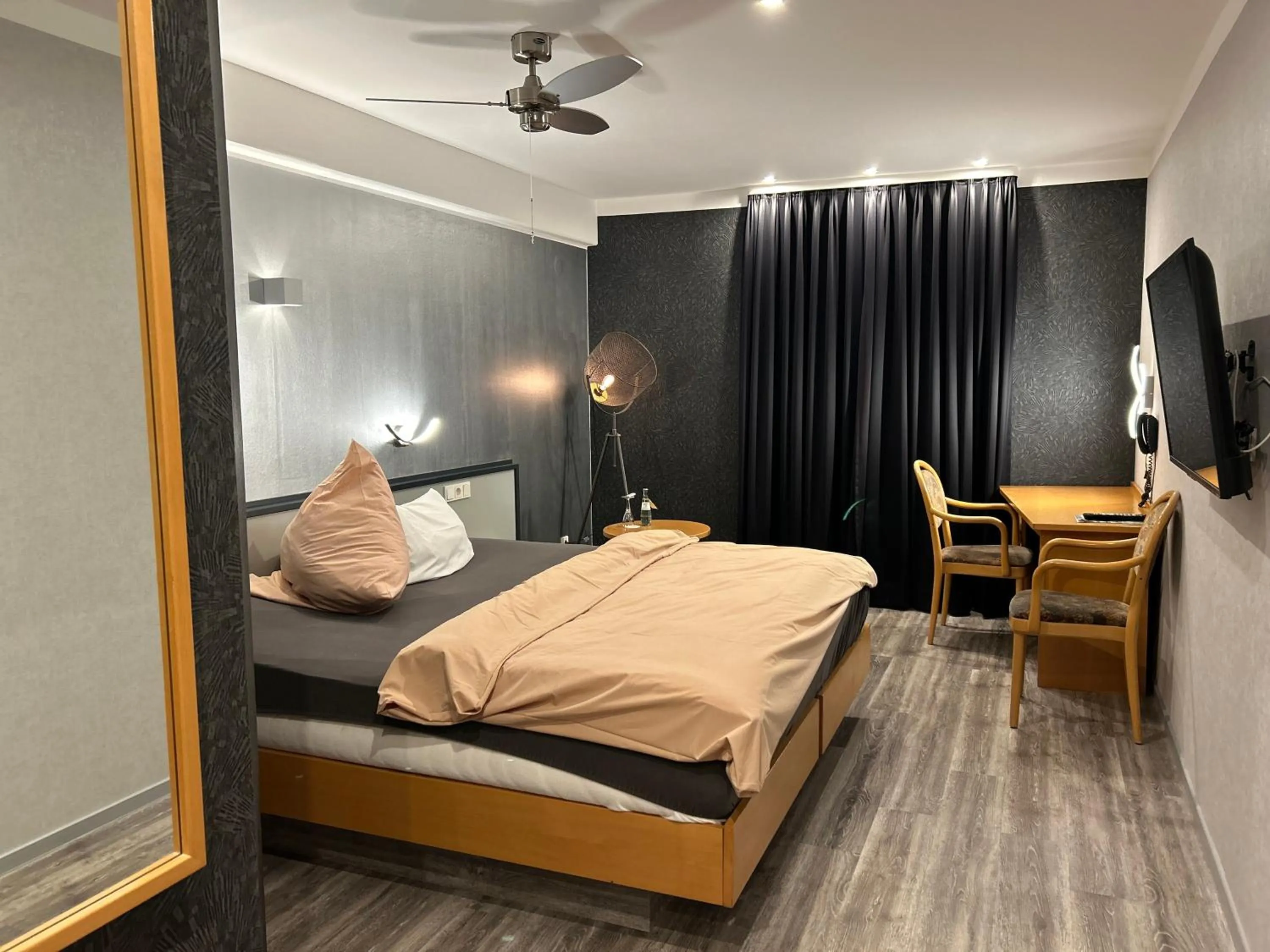 Bed in Hotel Bebra's Hessischer Hof