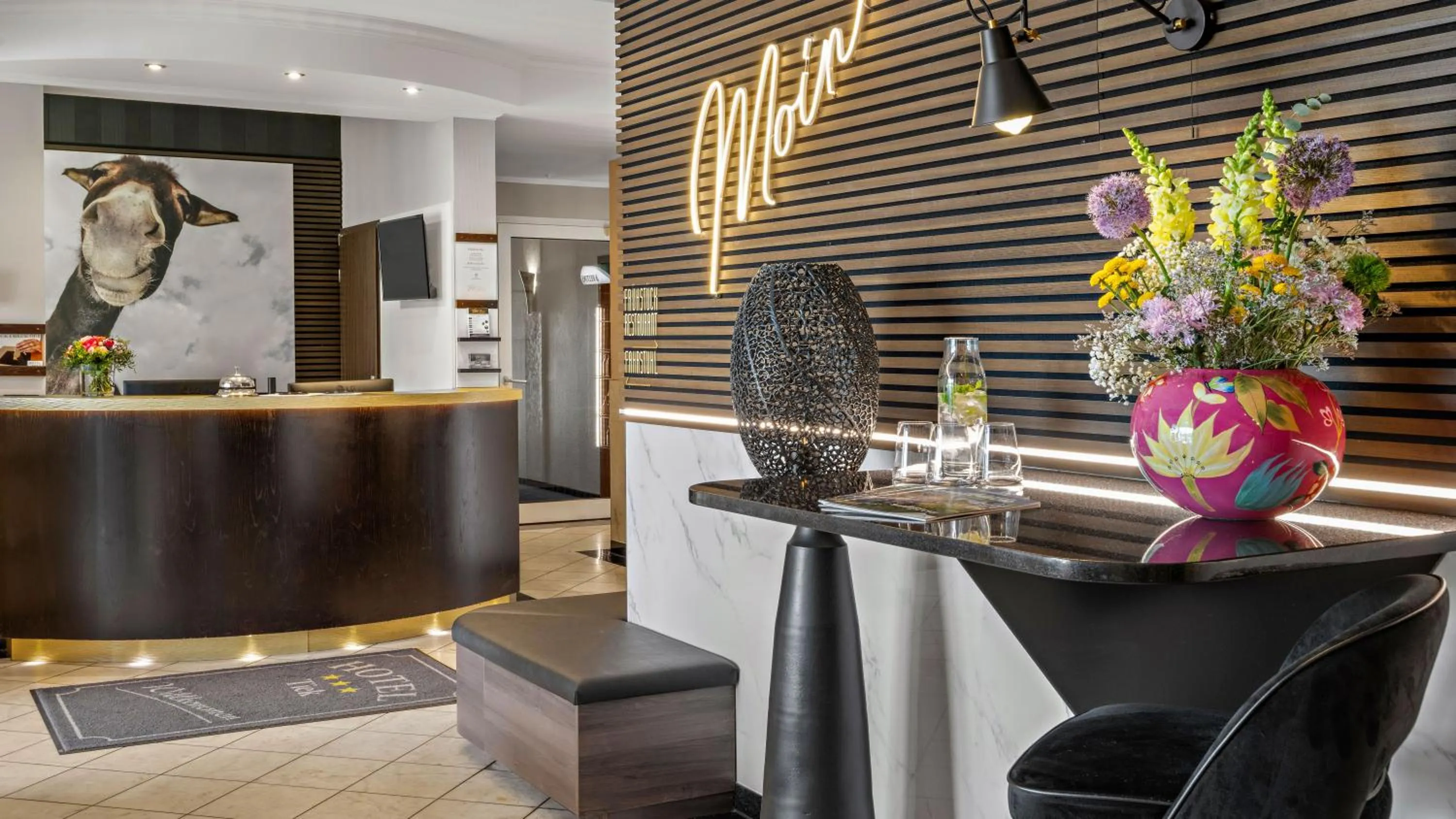 Property building in Hotel Tiek Superior