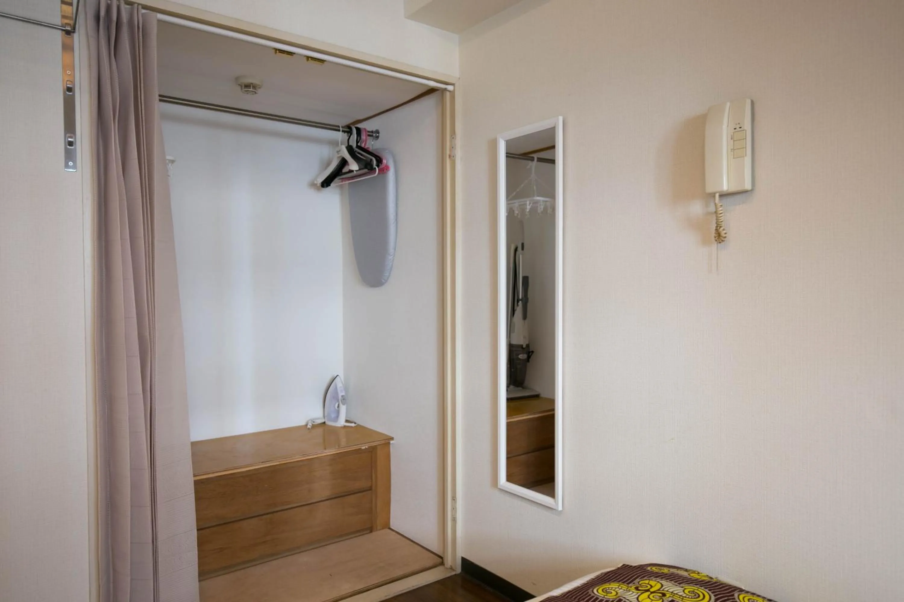 Photo of the whole room in Wings Hakata