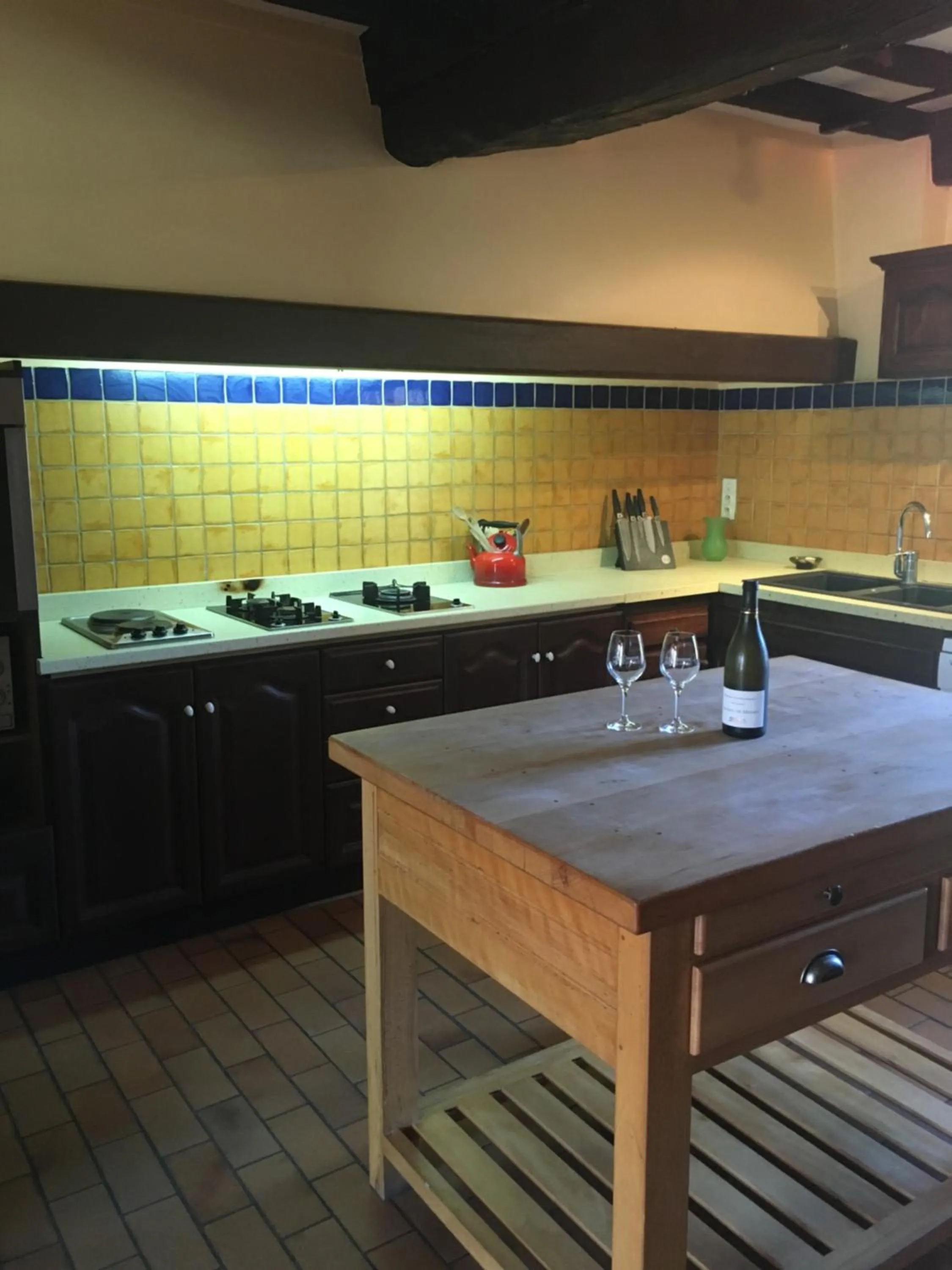 Communal kitchen in Les maisons vigneronnes