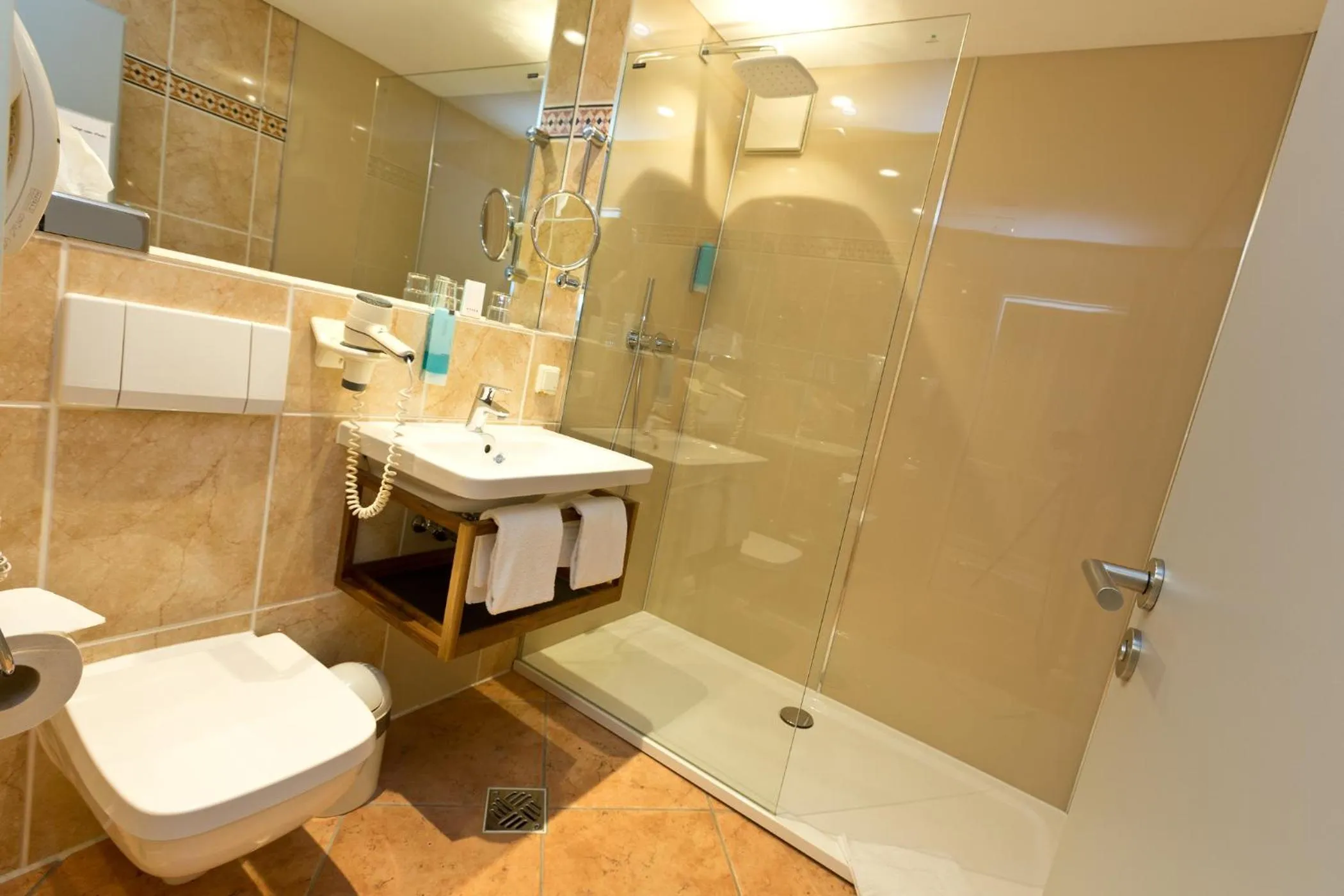 Bathroom in Hotel ARTE Schwerin