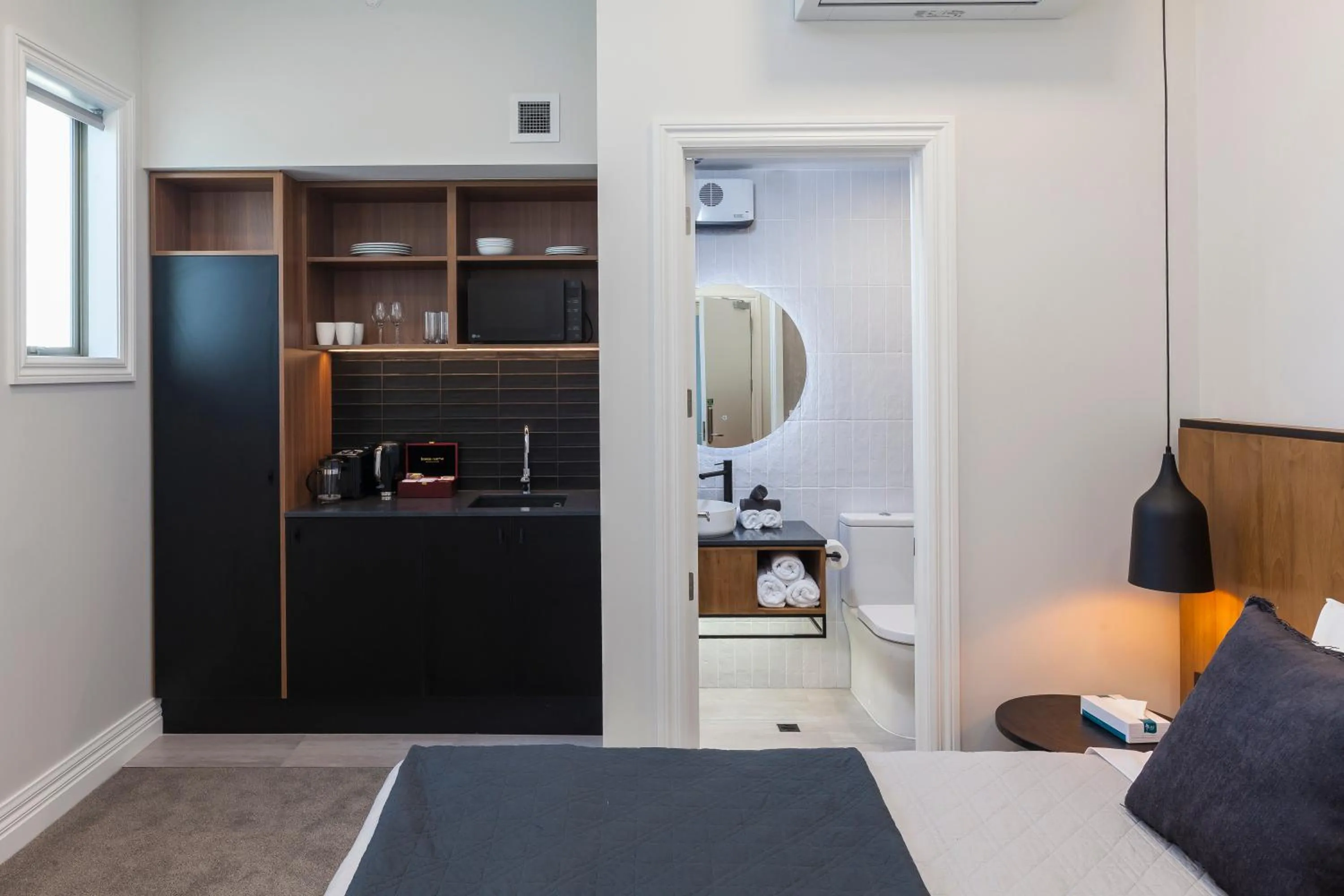 Kitchen or kitchenette, Bed in The Parque