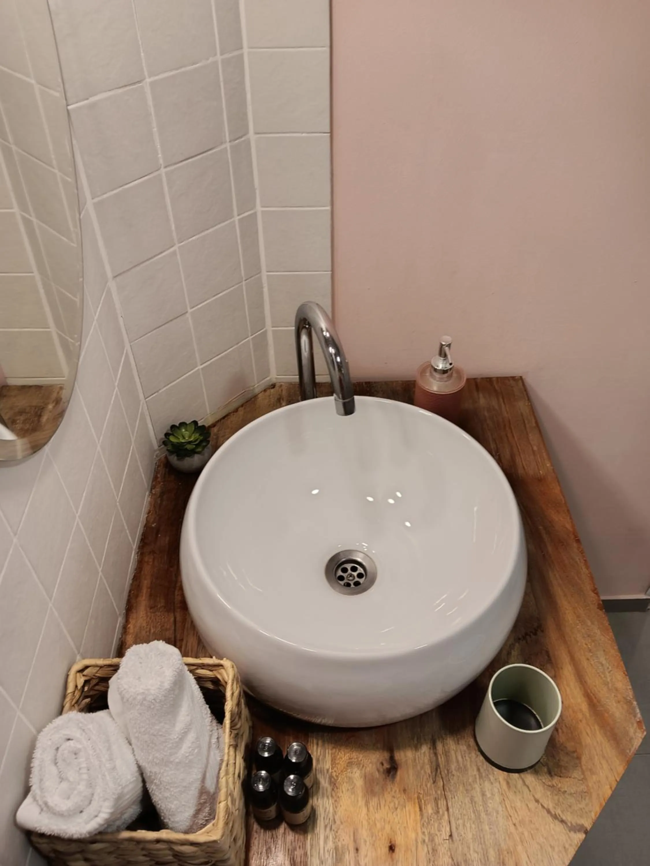 Bathroom in Hestia - Hotel, Wine and View