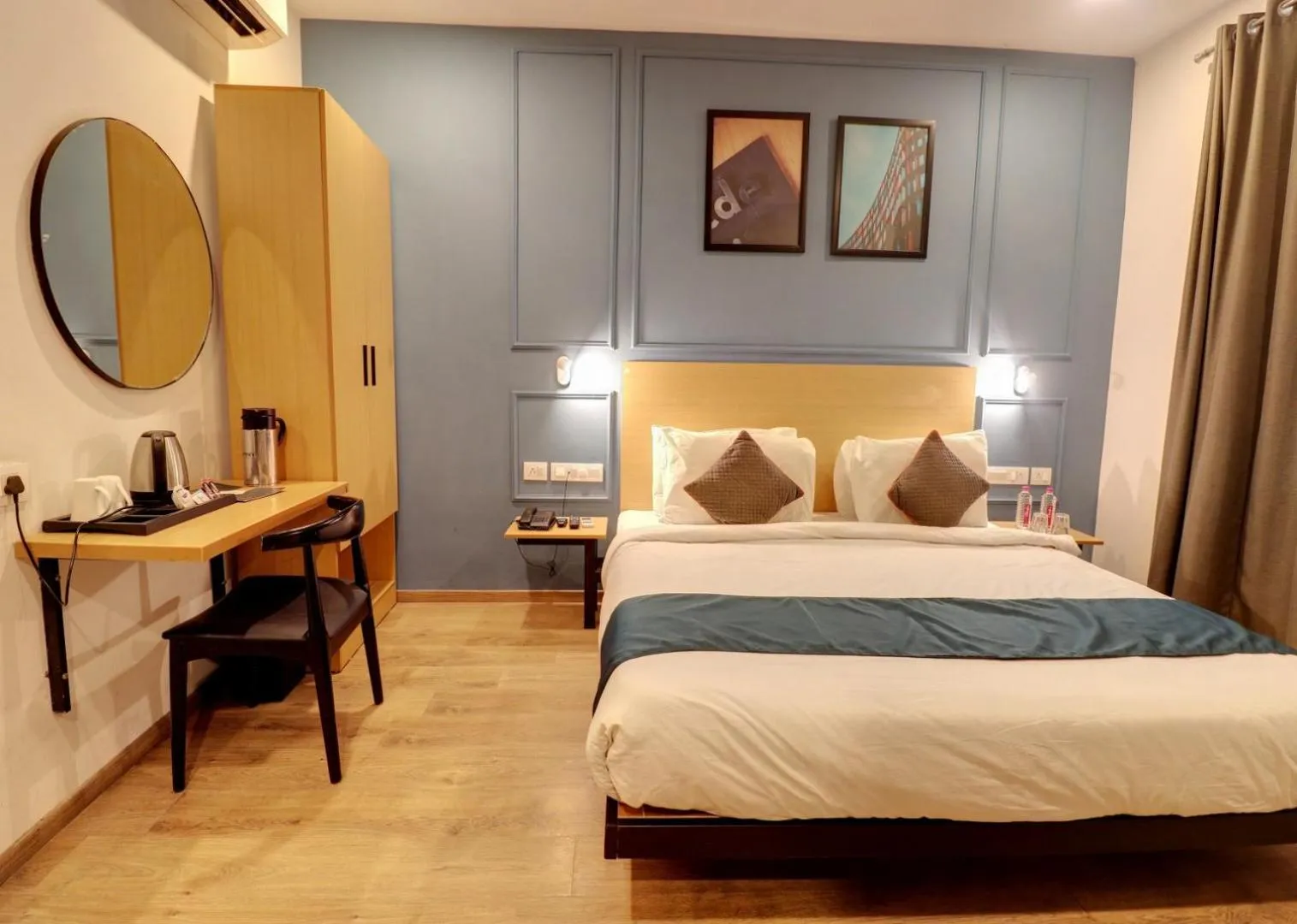 Bedroom, Bed in Hotel Mystic Falls