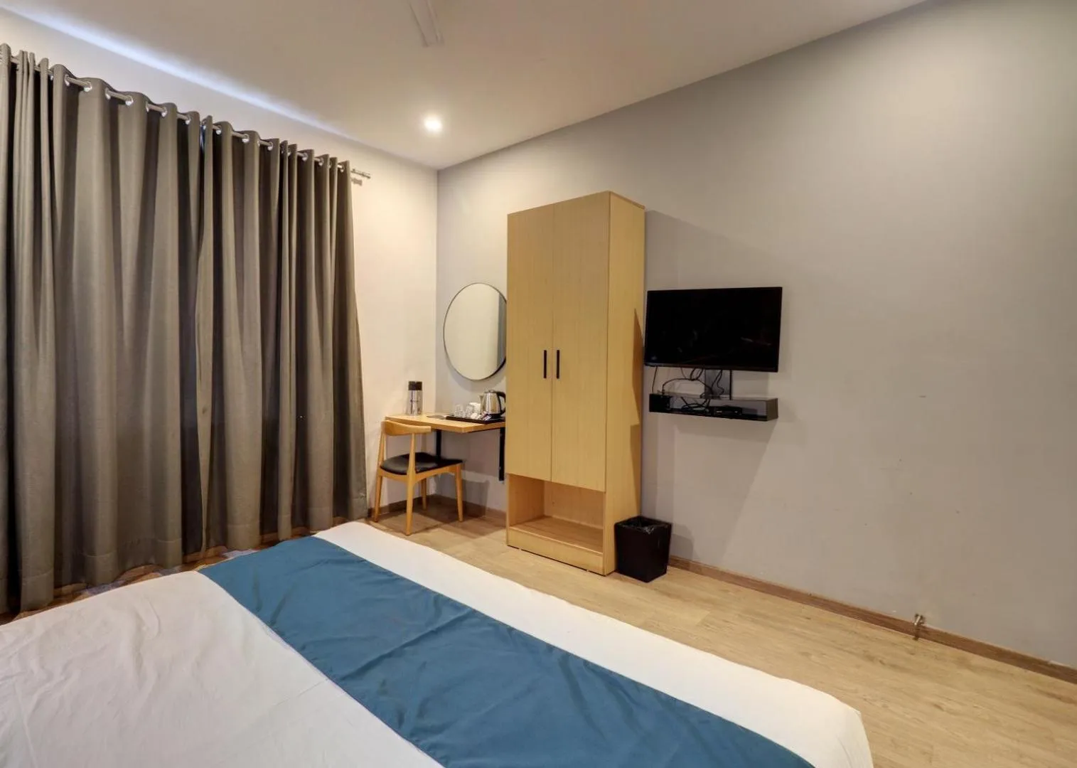 Bed in Hotel Mystic Falls