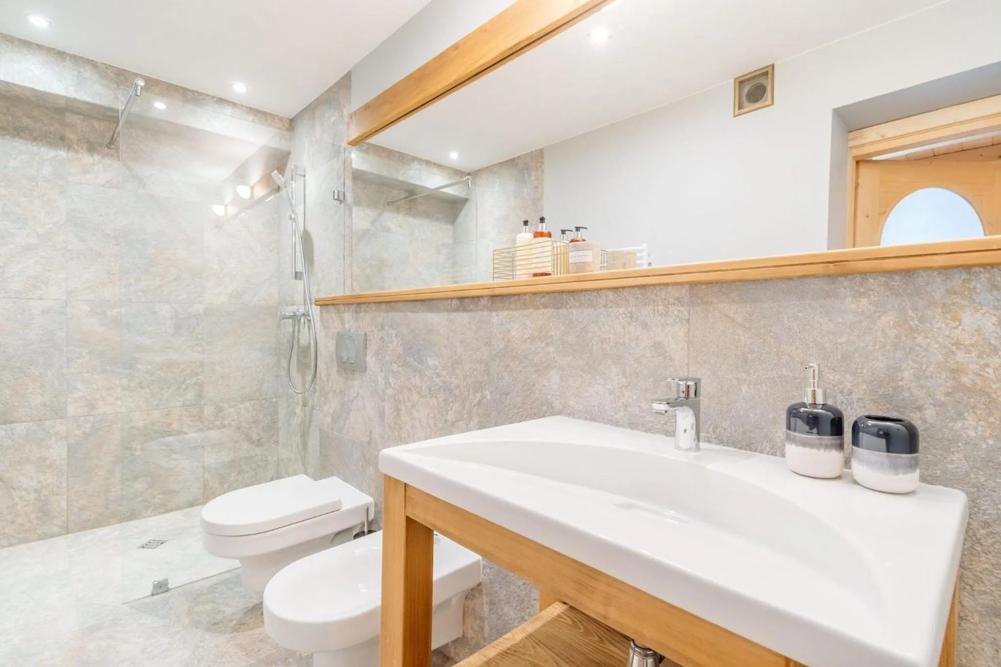 Shower in Podhalańskie Tarasy - LoftAffair