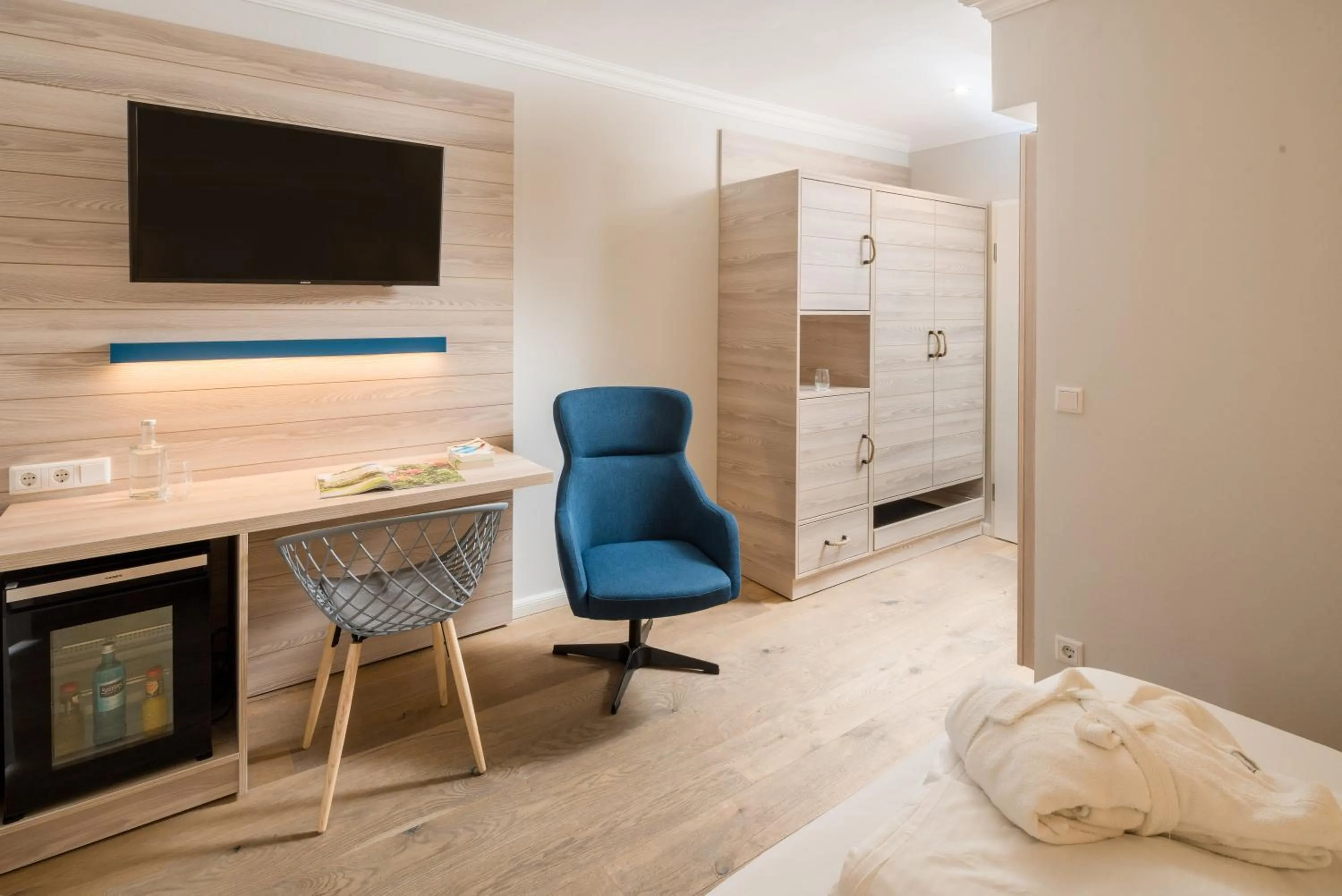 Photo of the whole room, Bed in Strandhotel Gerken