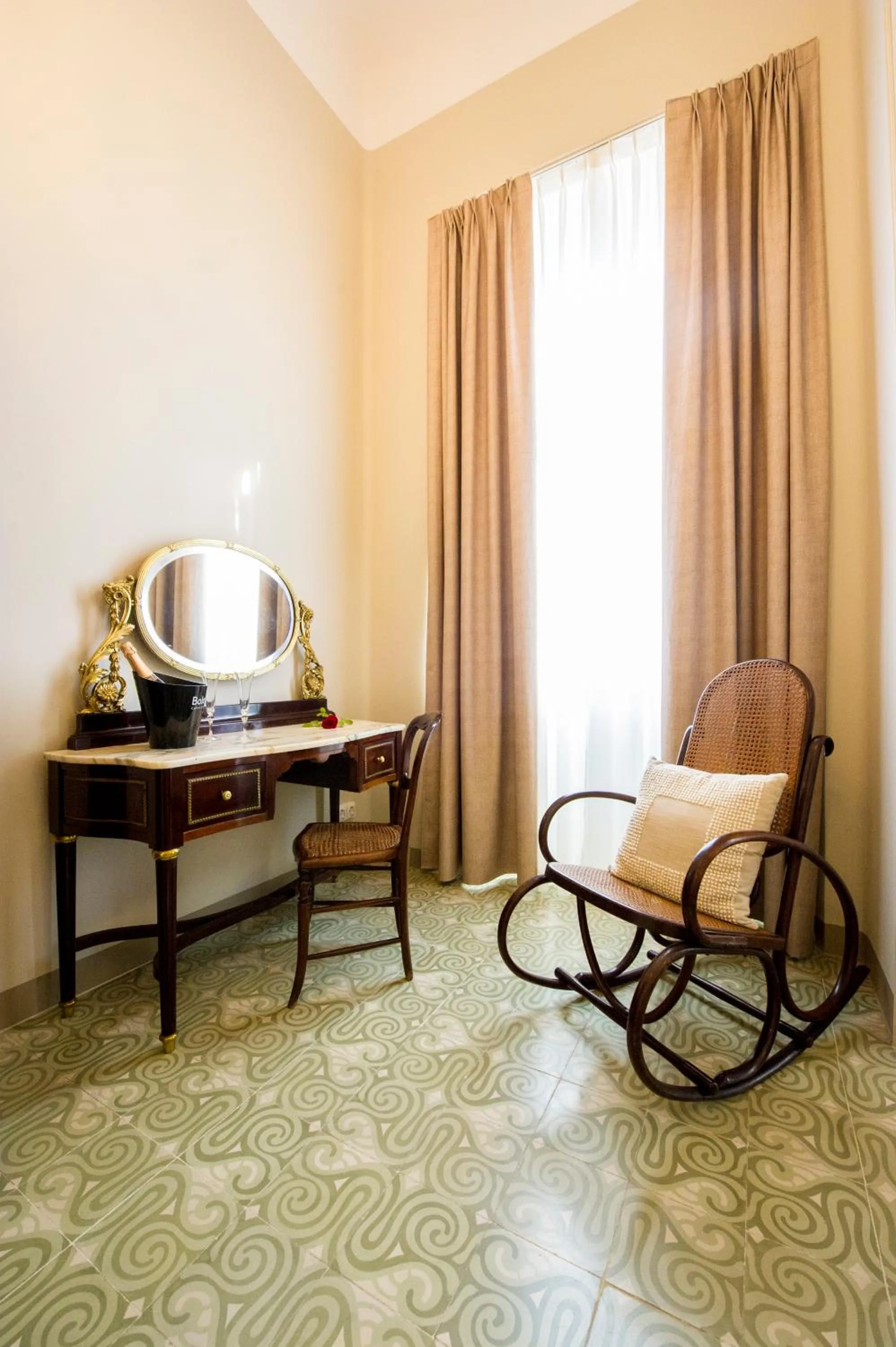 Living room in Bolet Casa Modernista