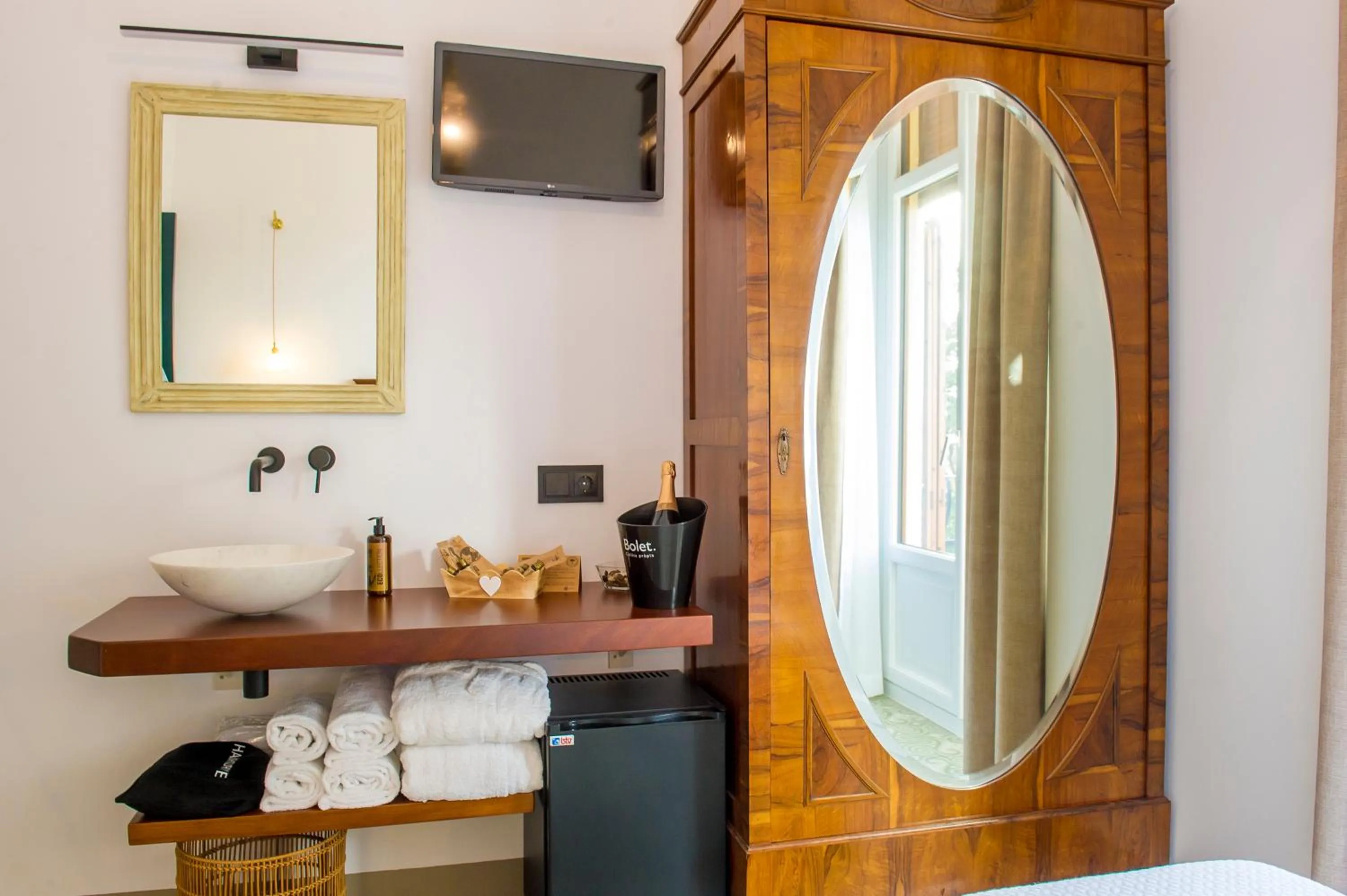 wardrobe in Bolet Casa Modernista