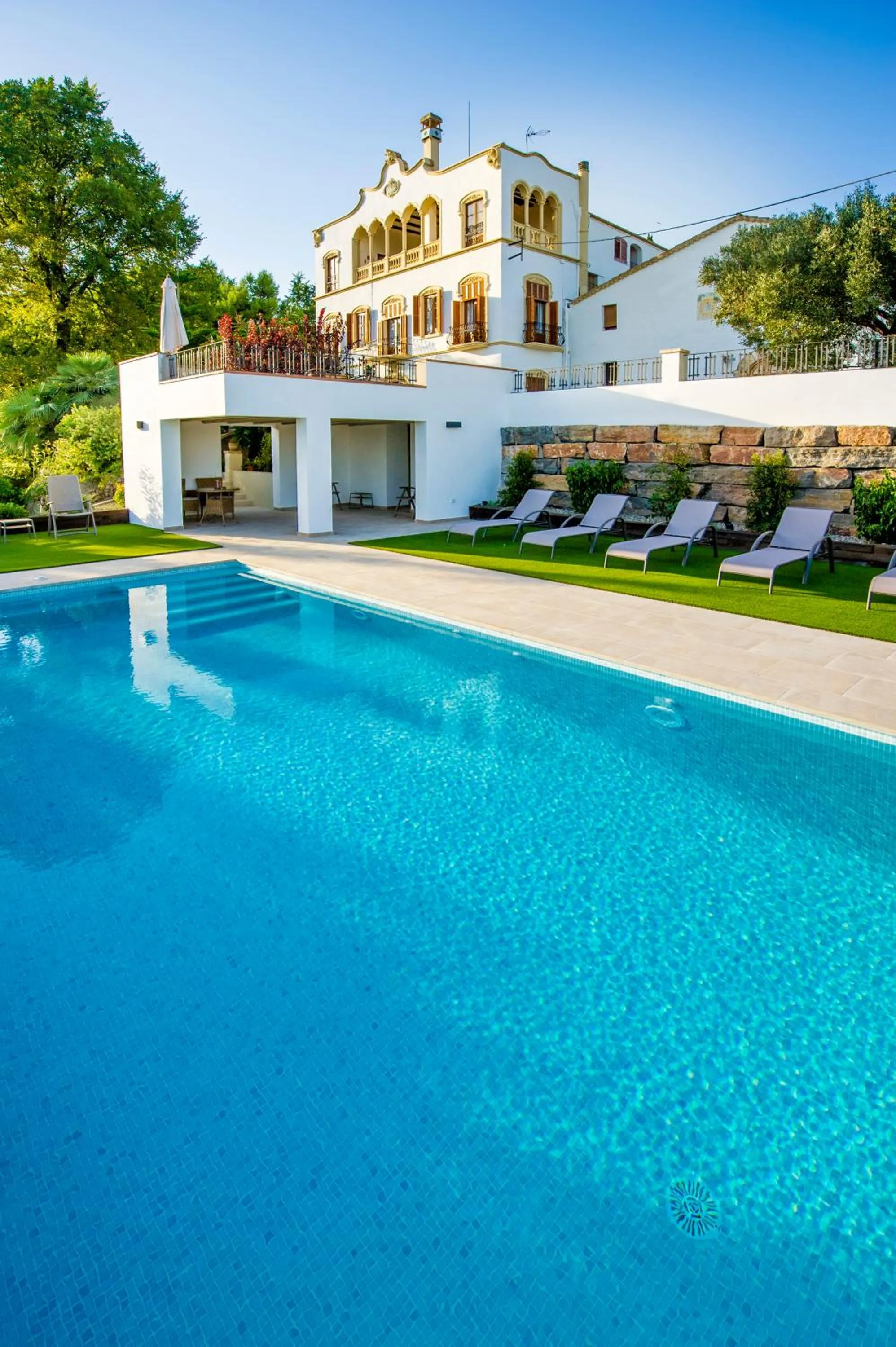 Swimming pool in Bolet Casa Modernista