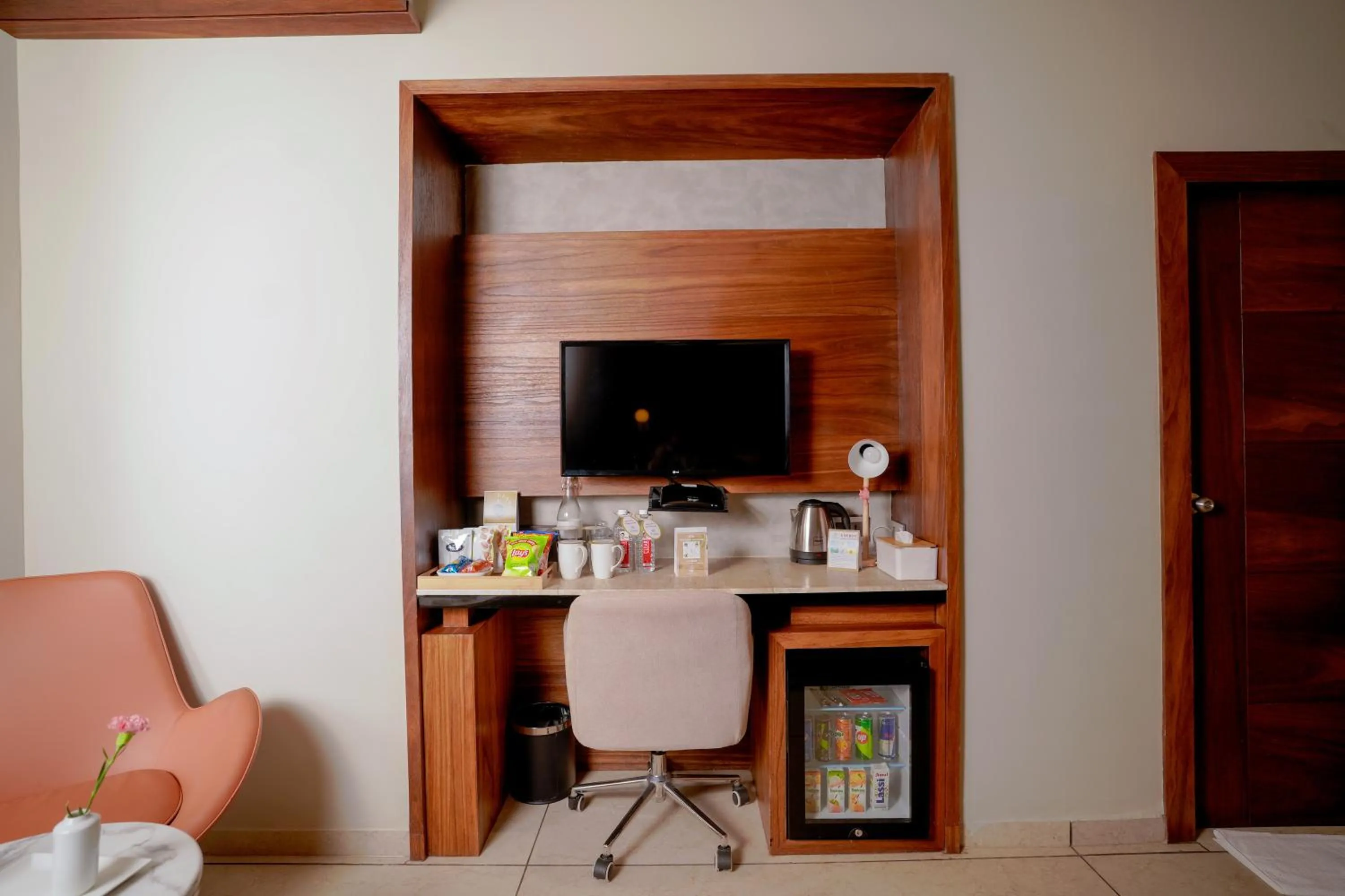 TV and multimedia in Lazdana Hotel Bangalore