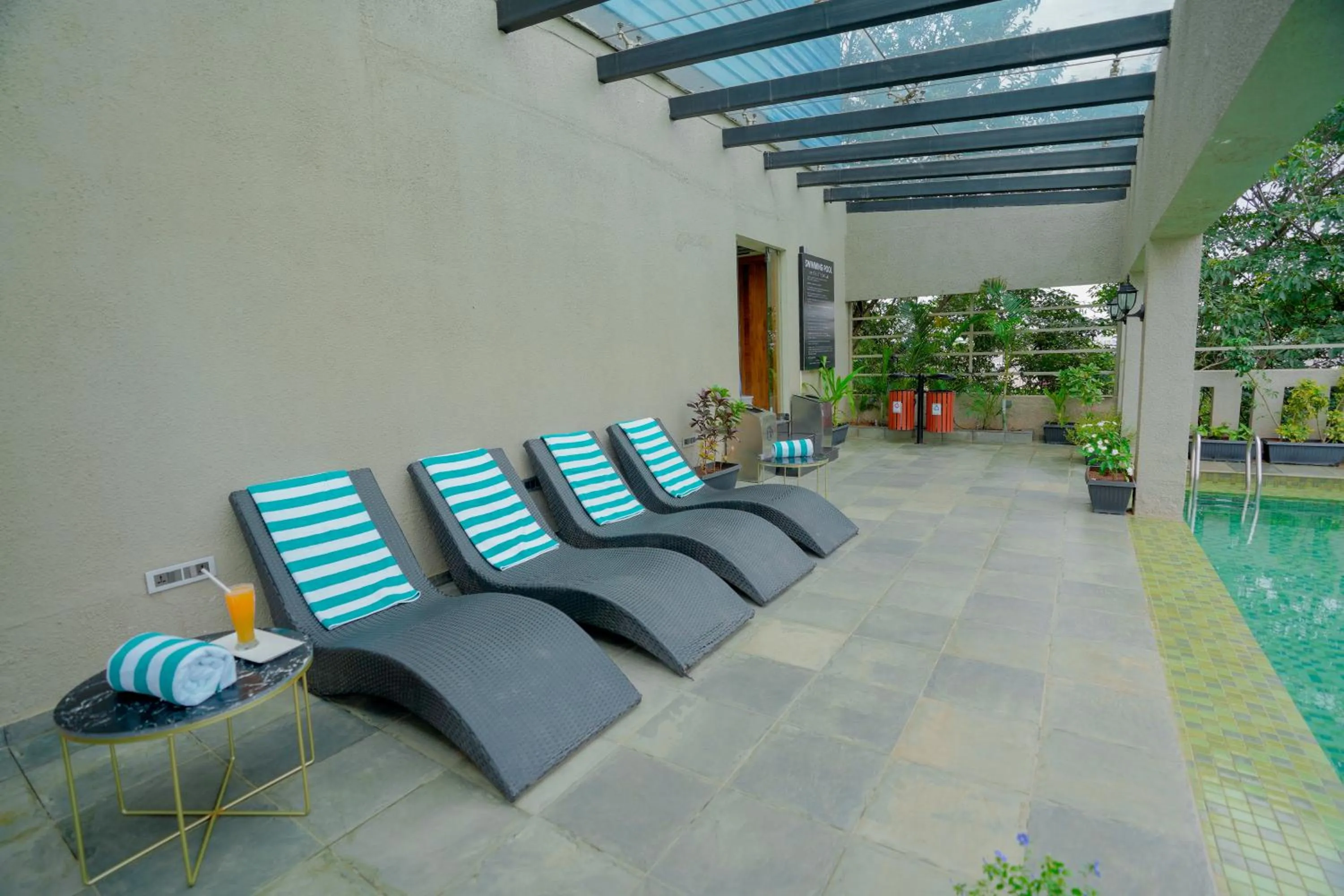 Swimming pool in Lazdana Hotel Bangalore