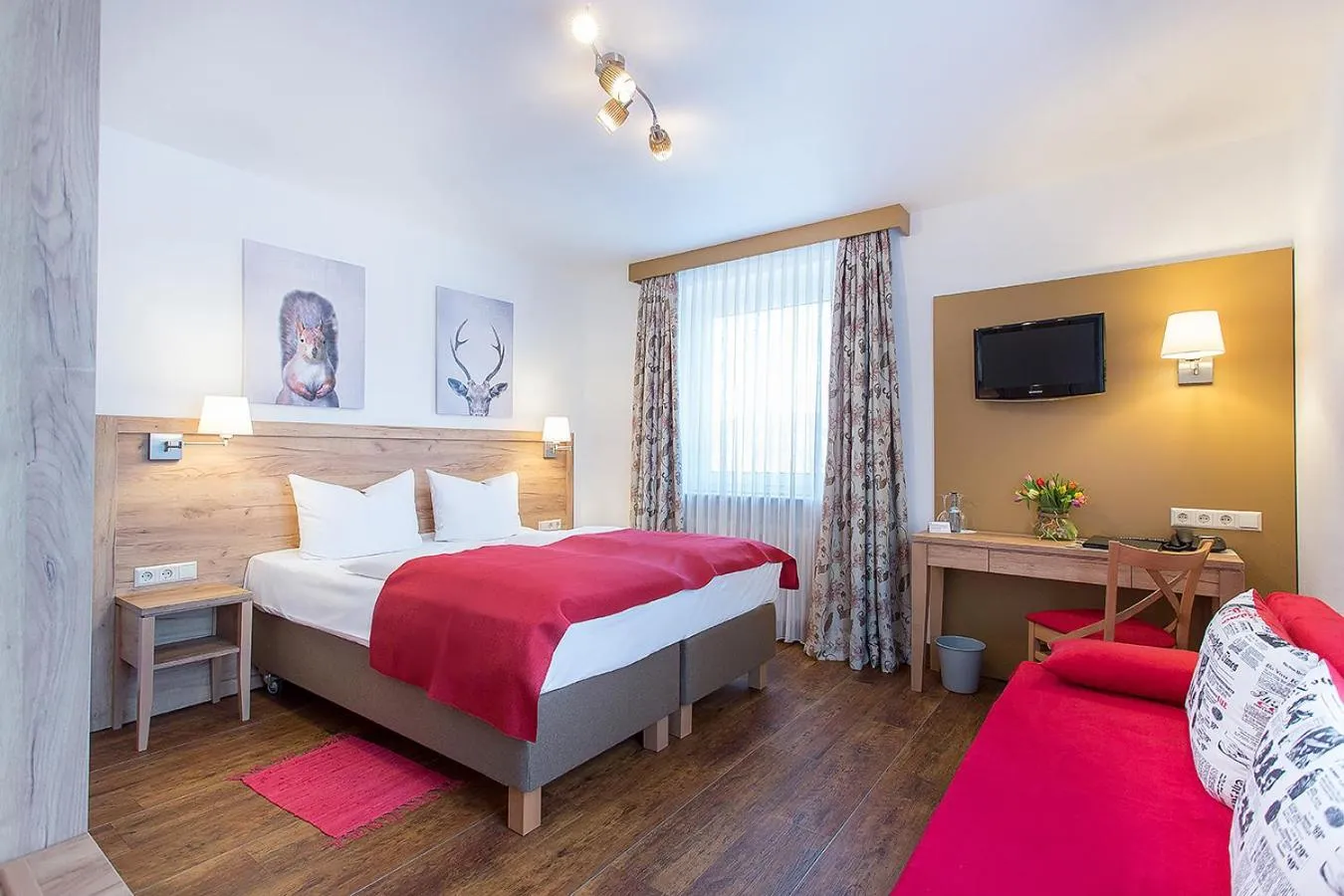 Living room, Bed in Hotel Diana