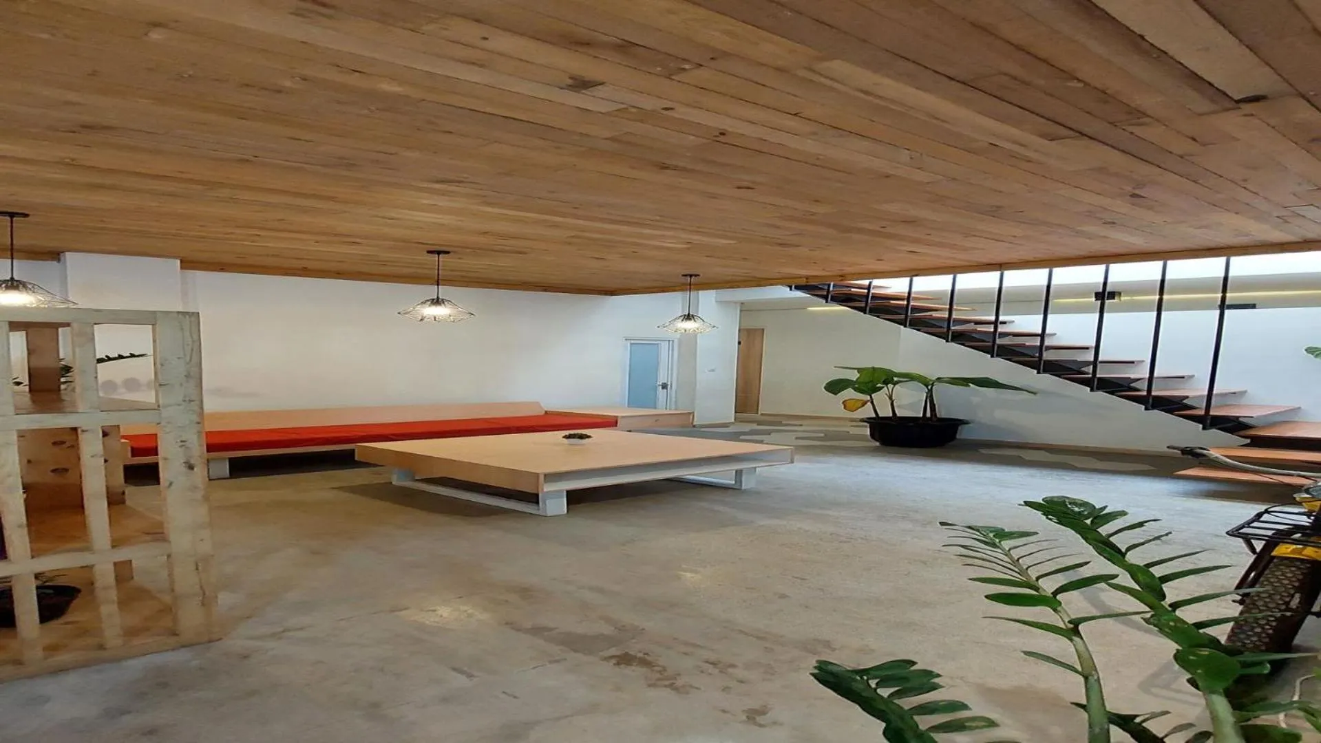 Communal lounge/ TV room in D'Journey Hotel