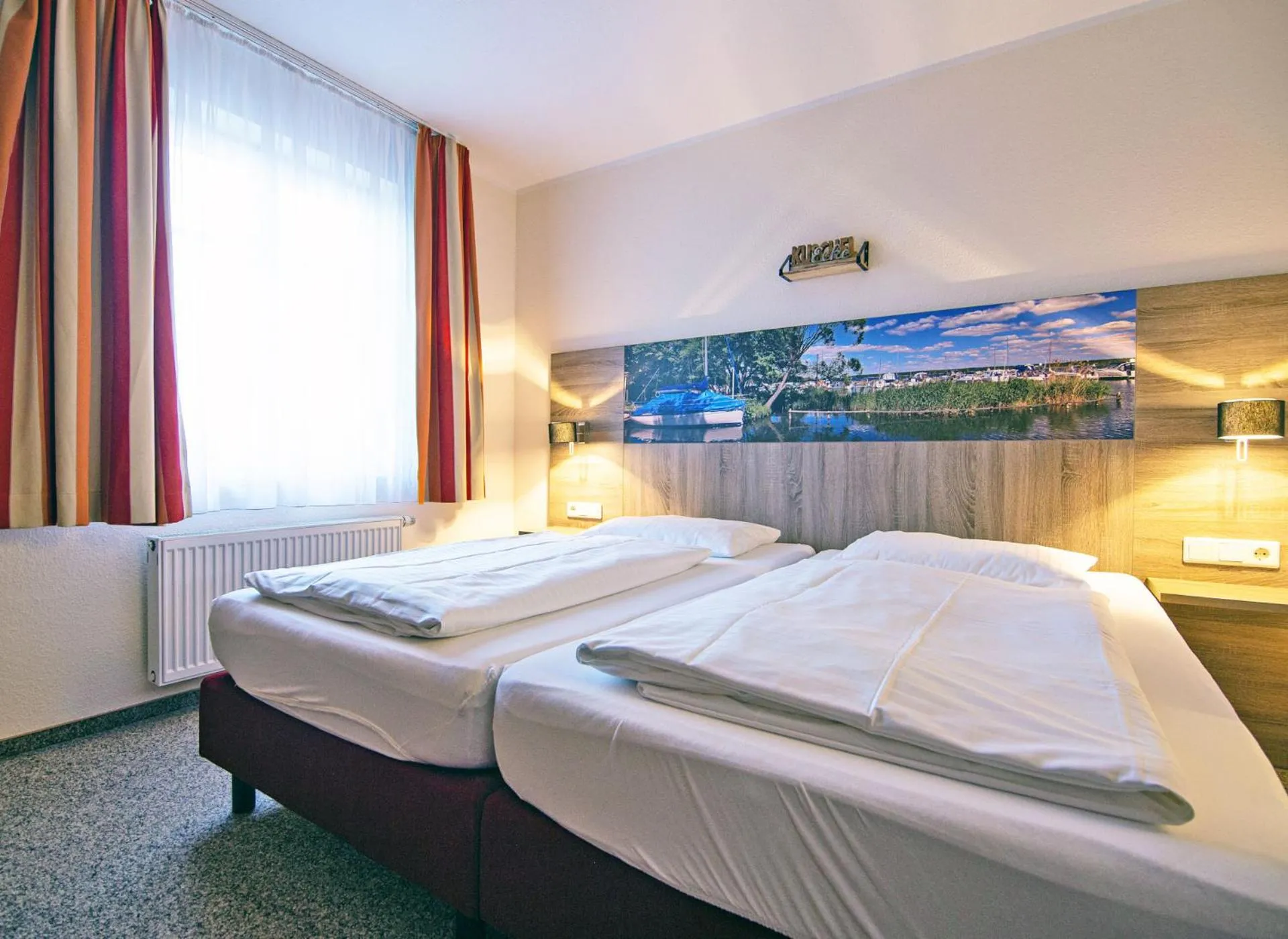 Bedroom, Bed in Hotel Zur Sonne
