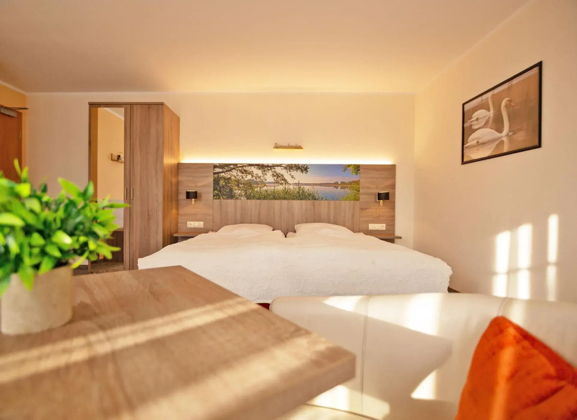 Standard Twin Room - single occupancy in Hotel Zur Sonne Standard Twin Room - single occupancy in Hotel Zur Sonne