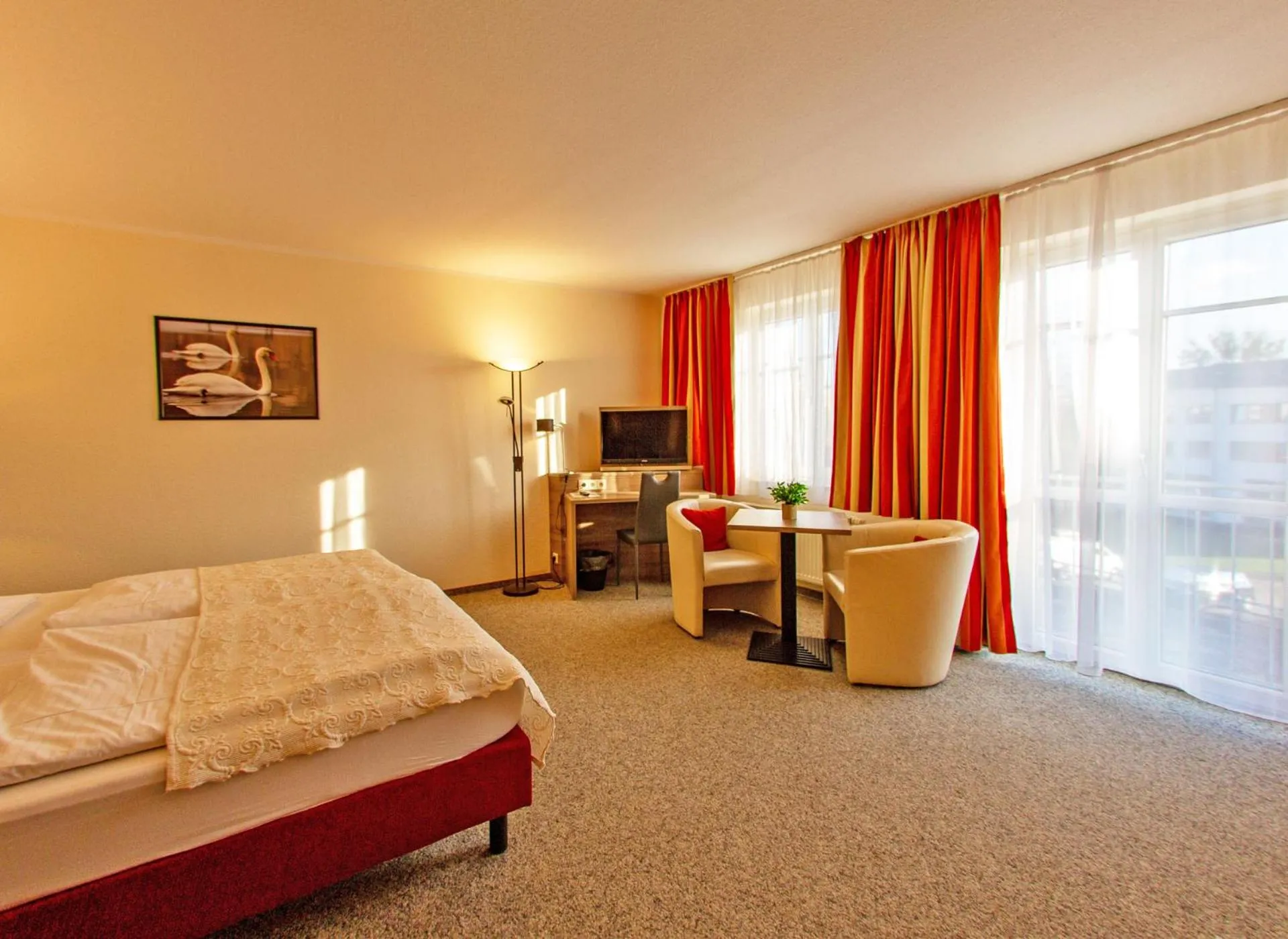 Photo of the whole room, Bed in Hotel Zur Sonne