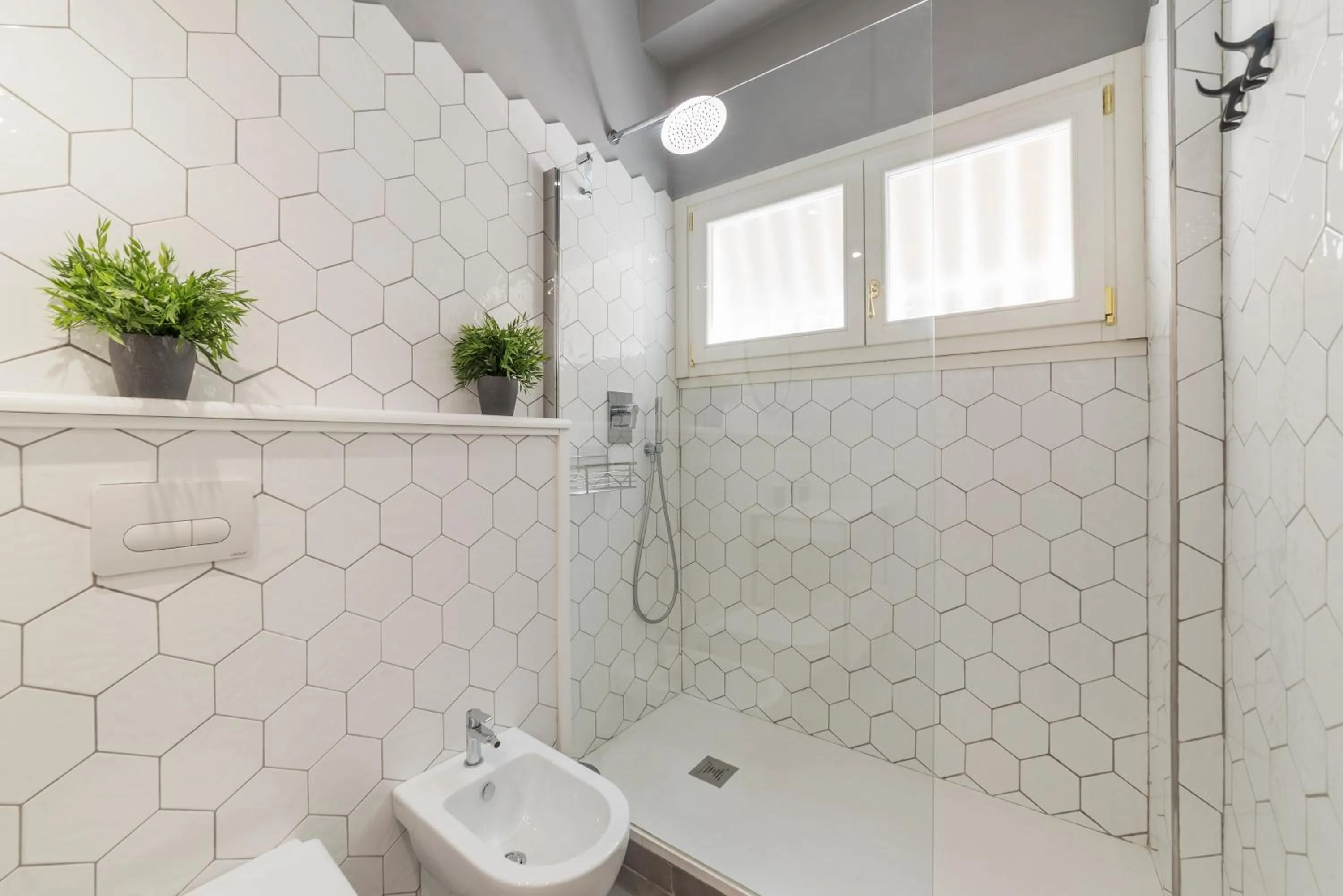 Bathroom in GuestHost - San Giovanni Laterano Cozy Flat