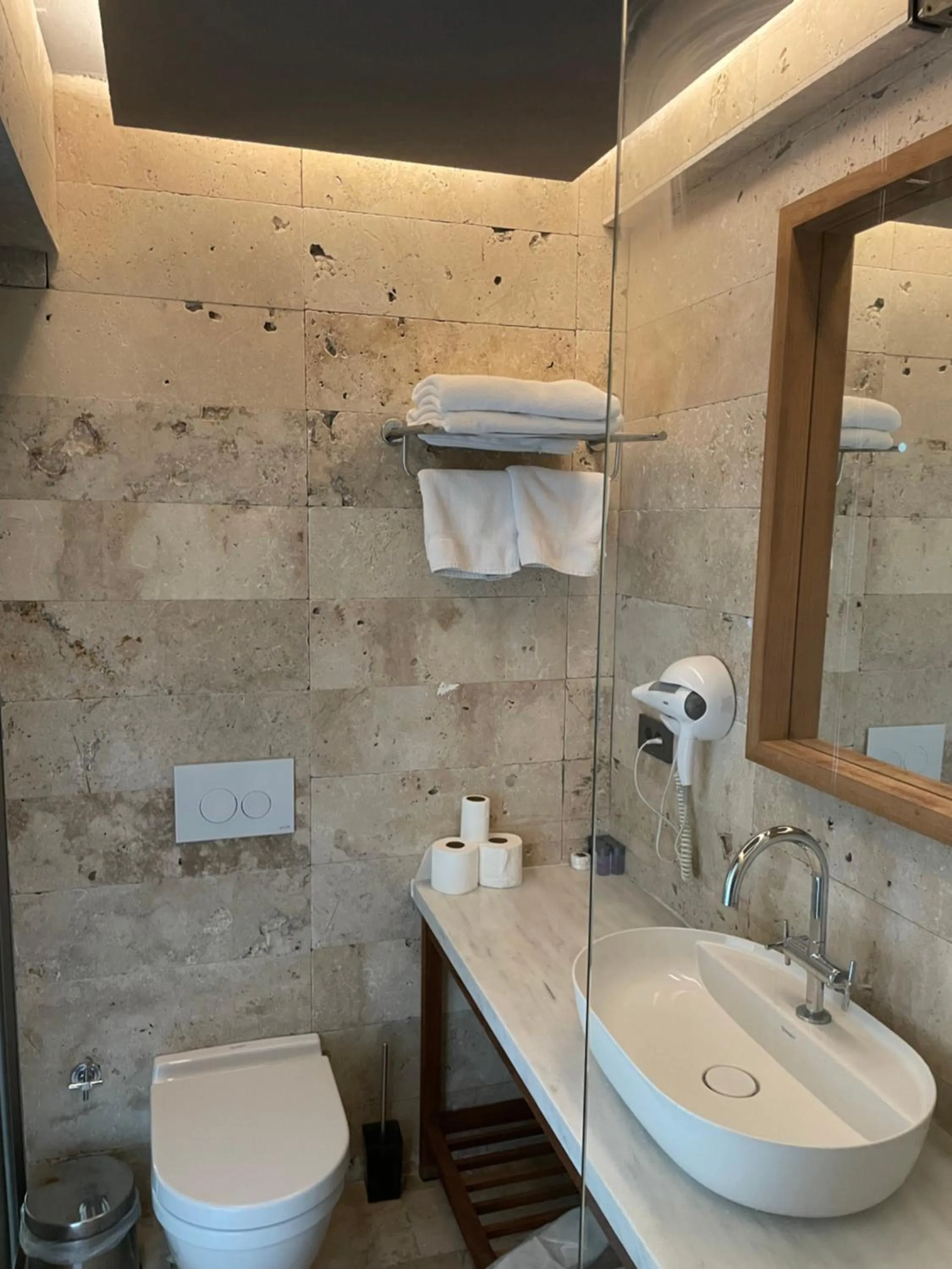 Shower in Life Butiq Otel