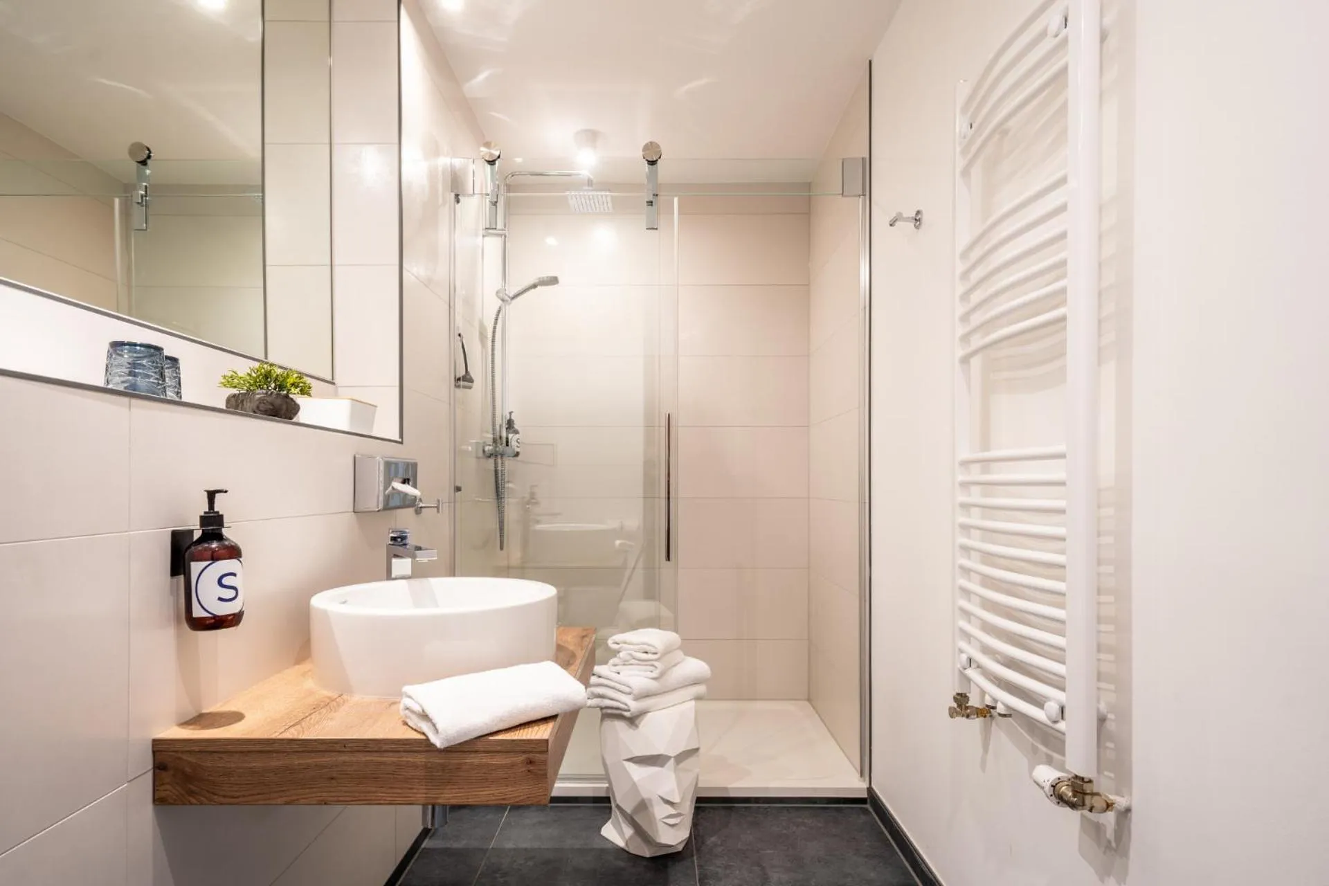 Shower in SOLTHUS Hotel&SPA