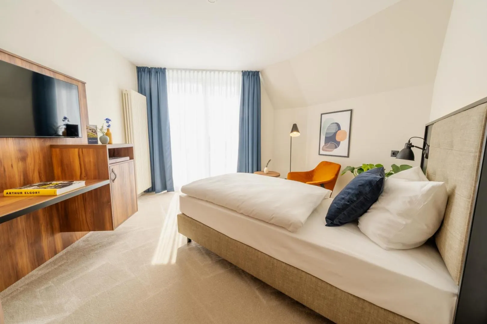 TV and multimedia, Bed in SOLTHUS Hotel&SPA