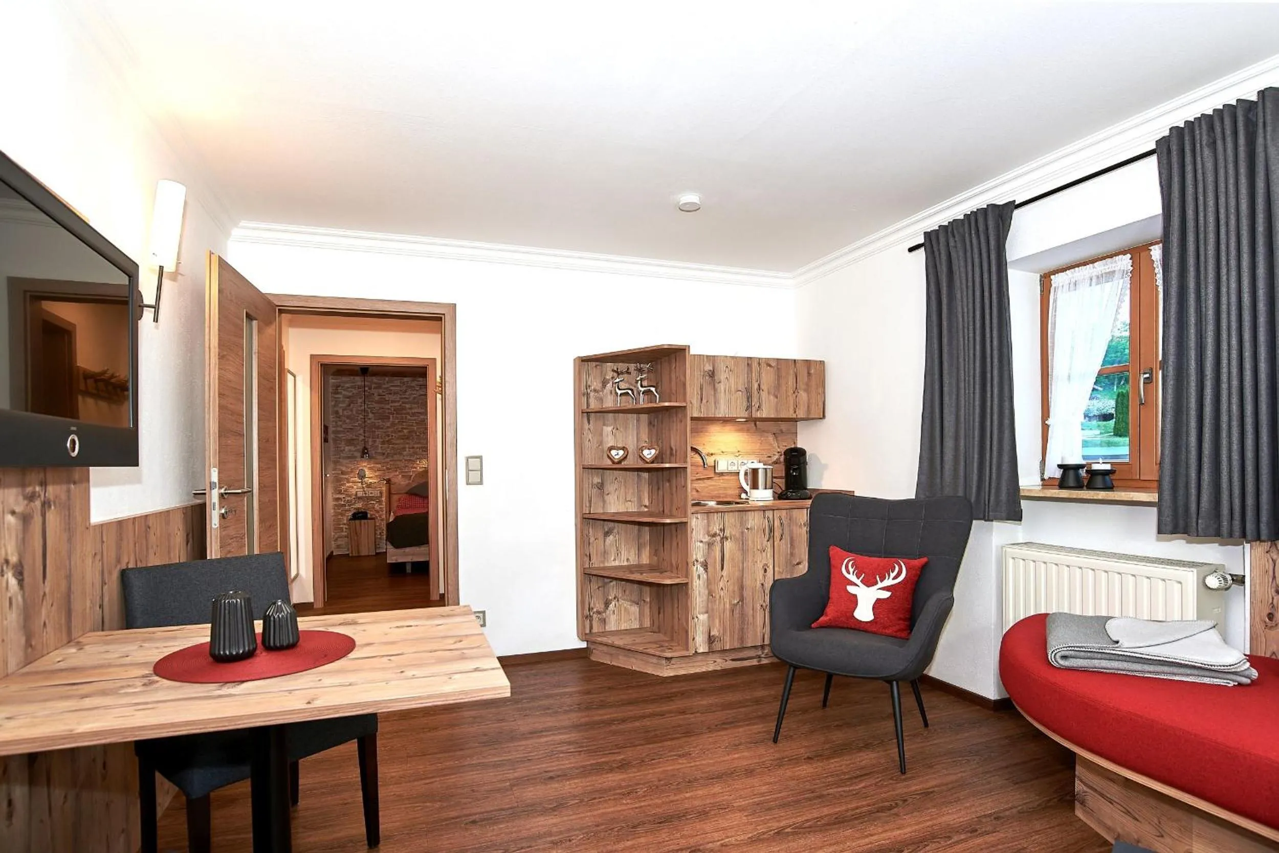 TV and multimedia in Gästehaus und Ferienwohnungen Egglerlehen