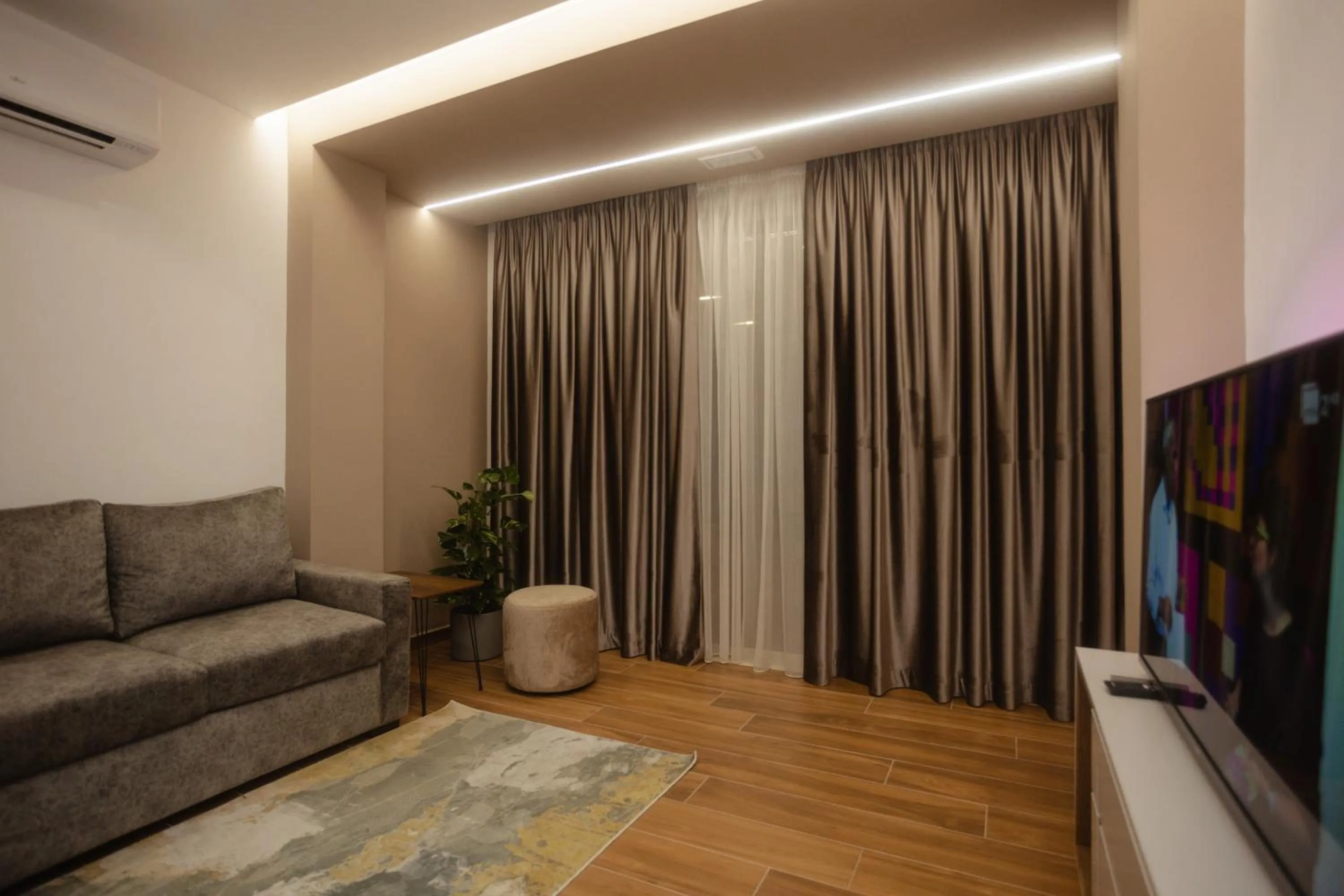 TV and multimedia in KOMPLEKSI ROYAL