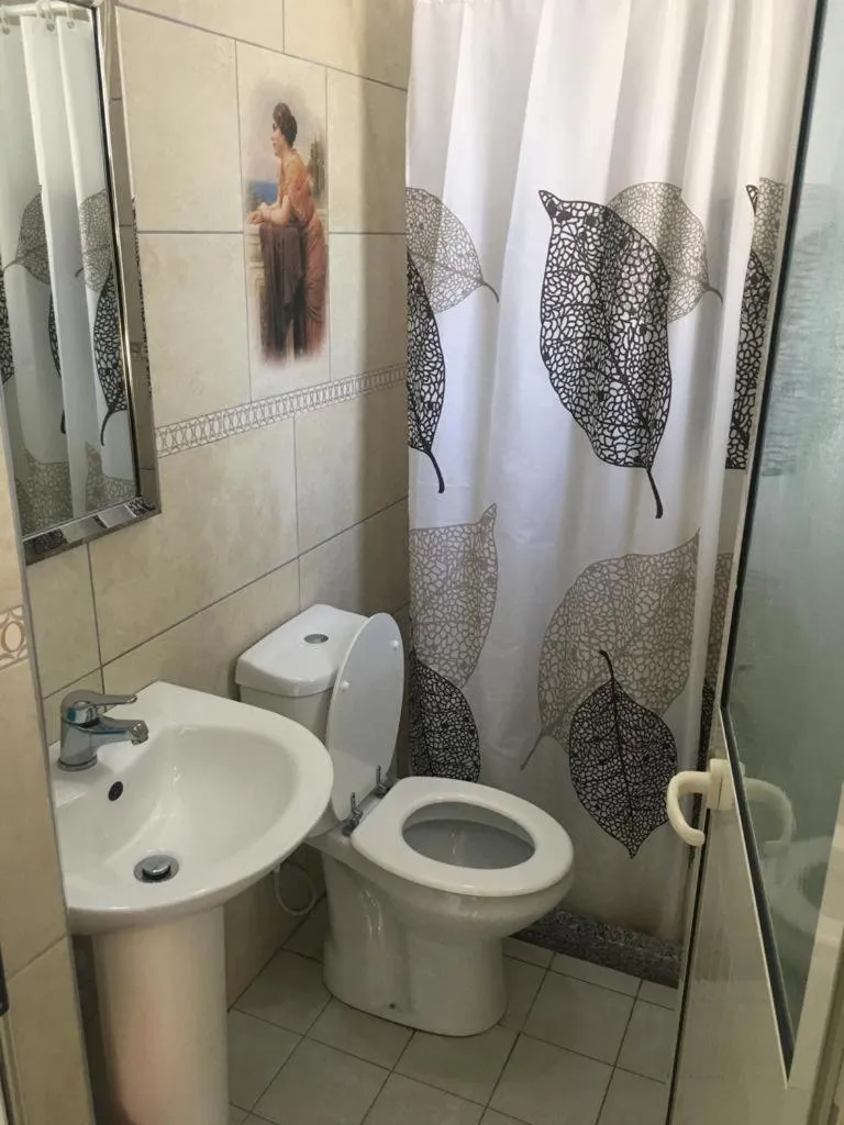 Shower in KOMPLEKSI ROYAL