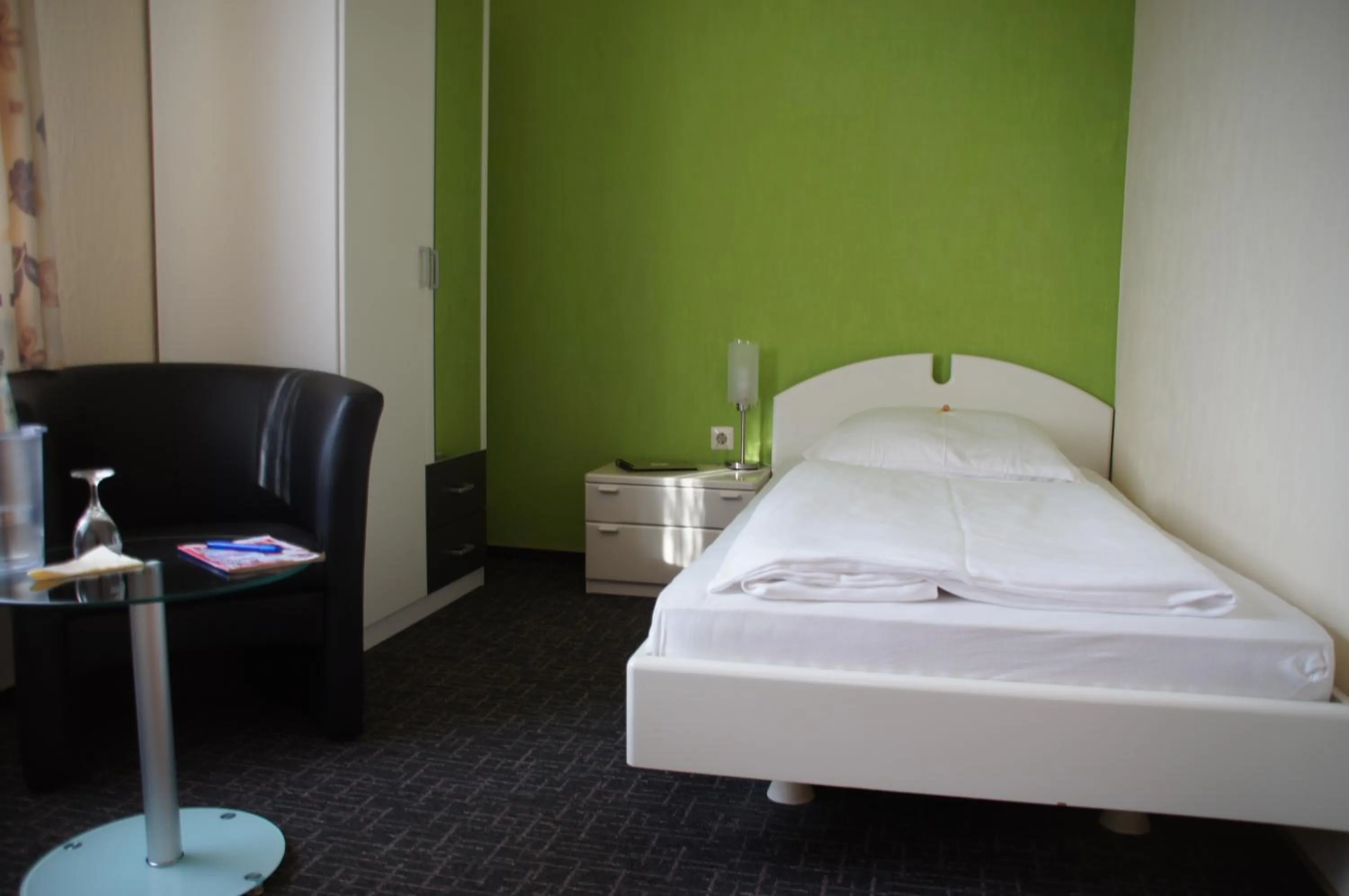 Photo of the whole room, Bed in Memory Hotel