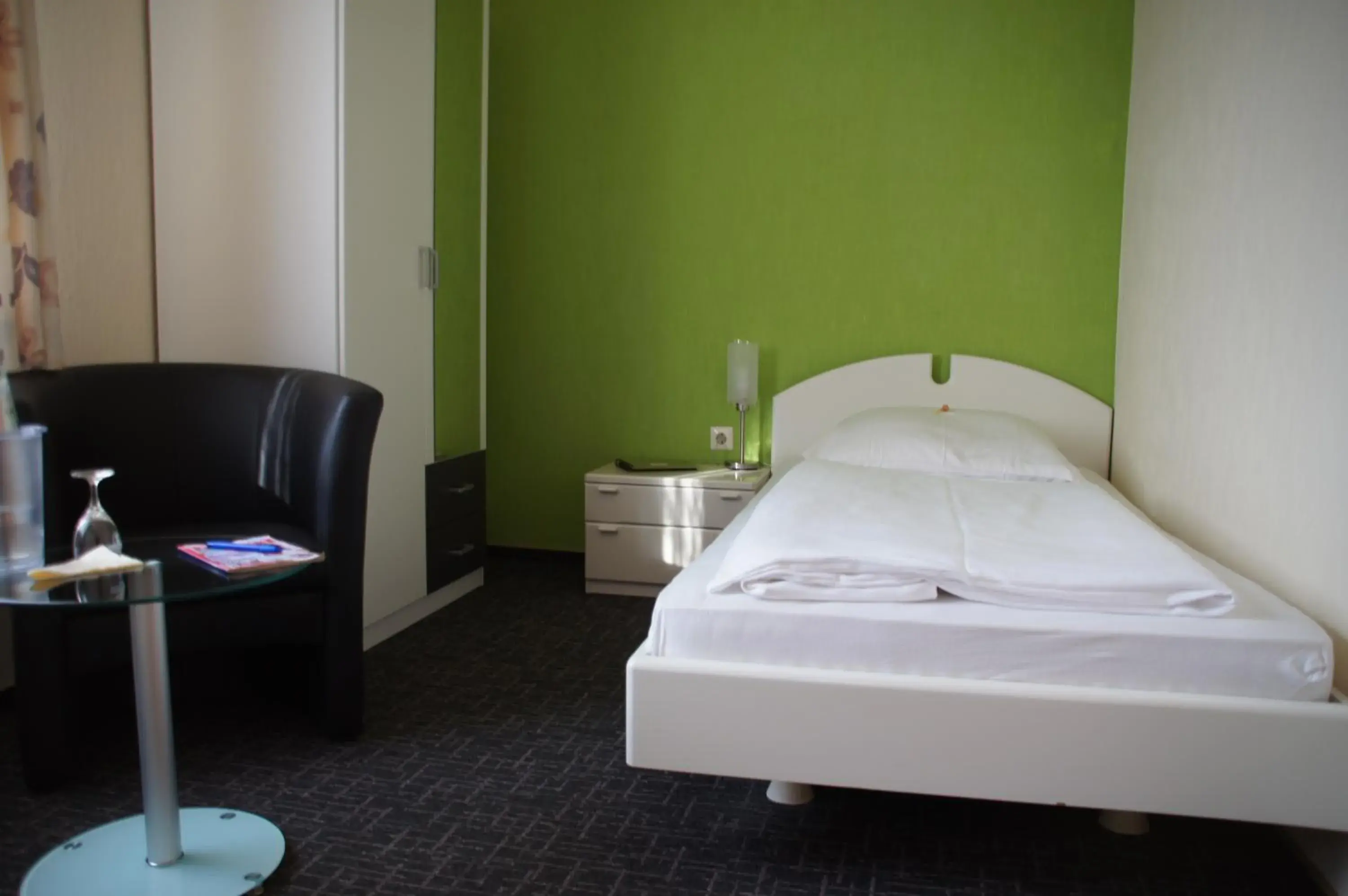 Single Room in Memory Hotel Single Room in Memory Hotel