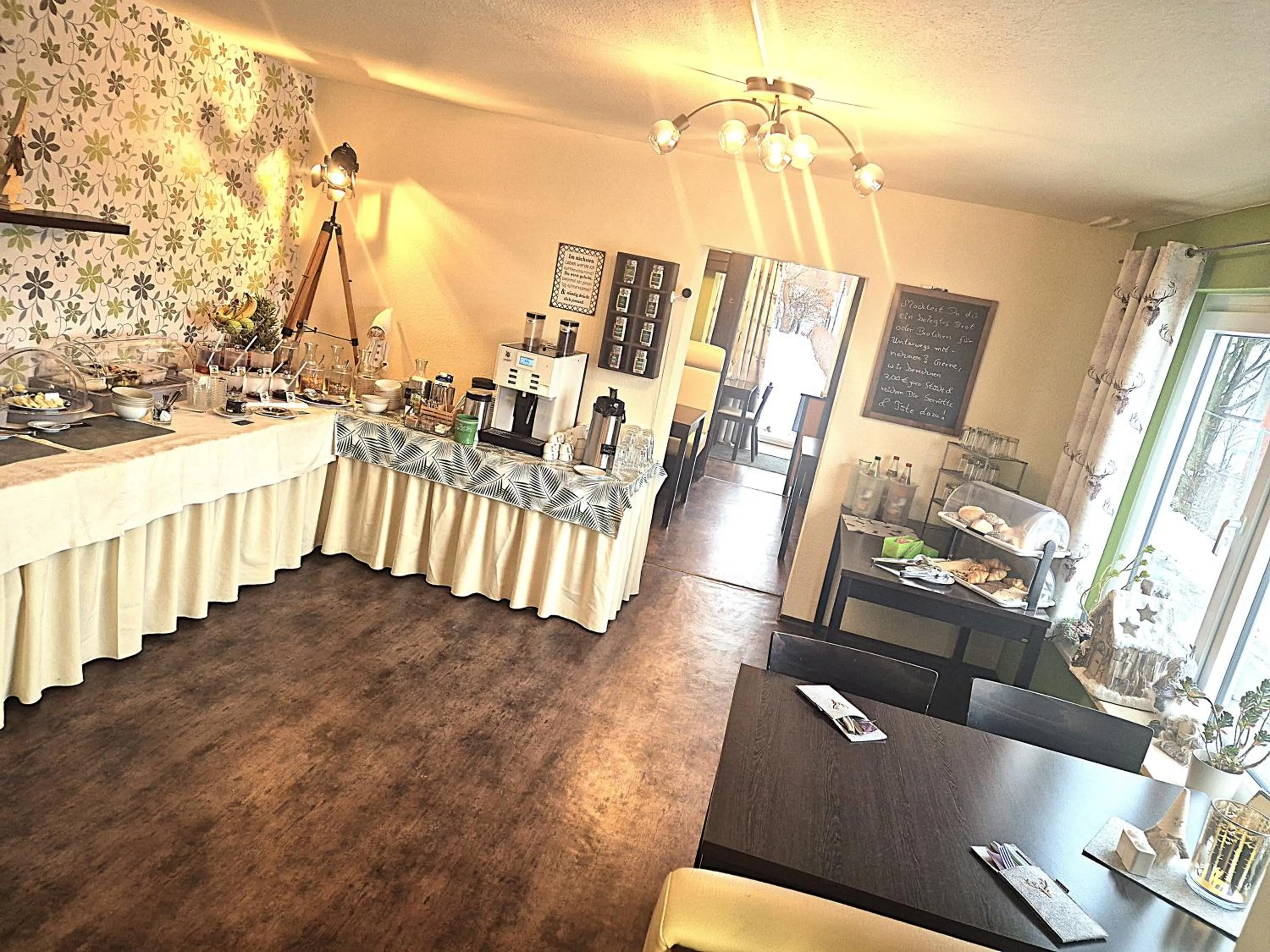 Breakfast in Memory Hotel