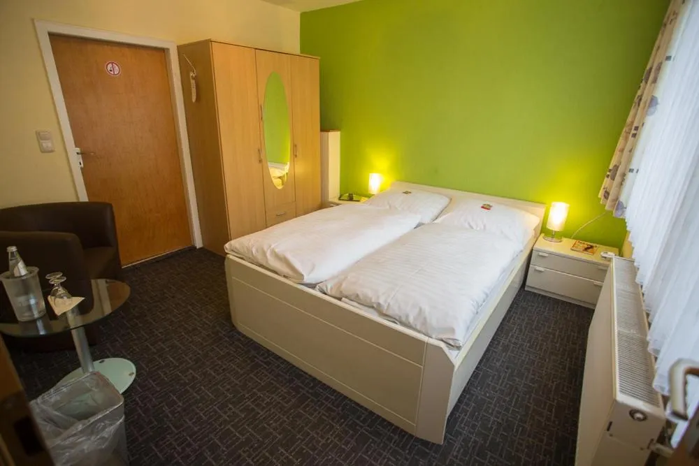 Photo of the whole room, Bed in Memory Hotel