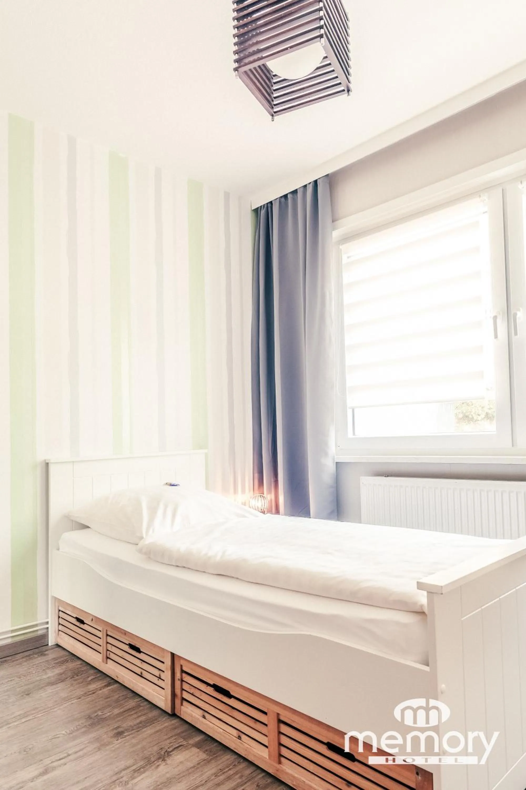 Photo of the whole room, Bed in Memory Hotel