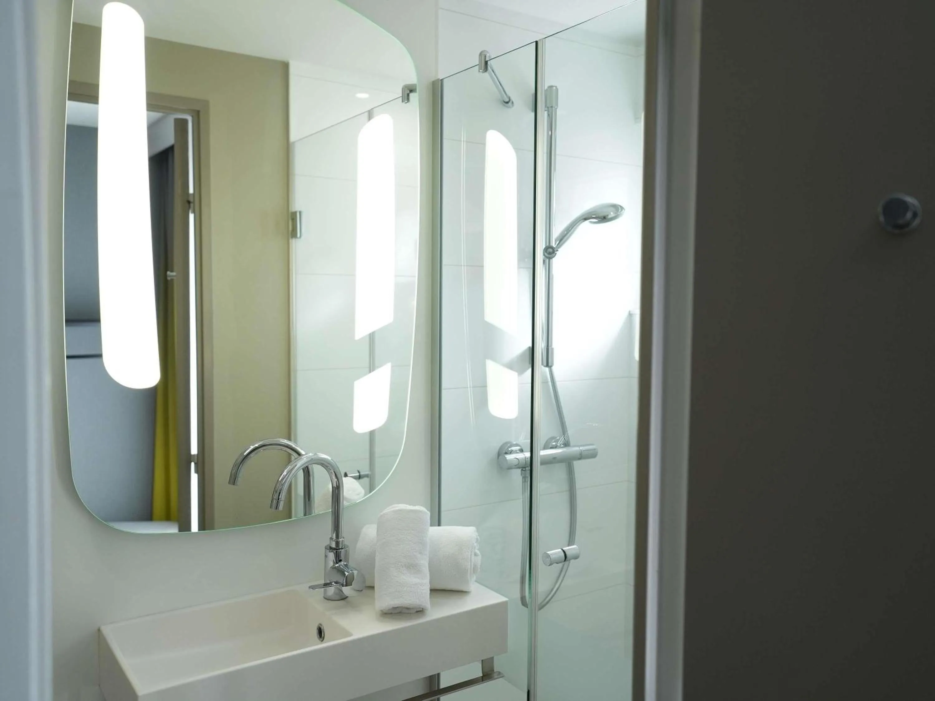 Bedroom in ibis Colmar Centre