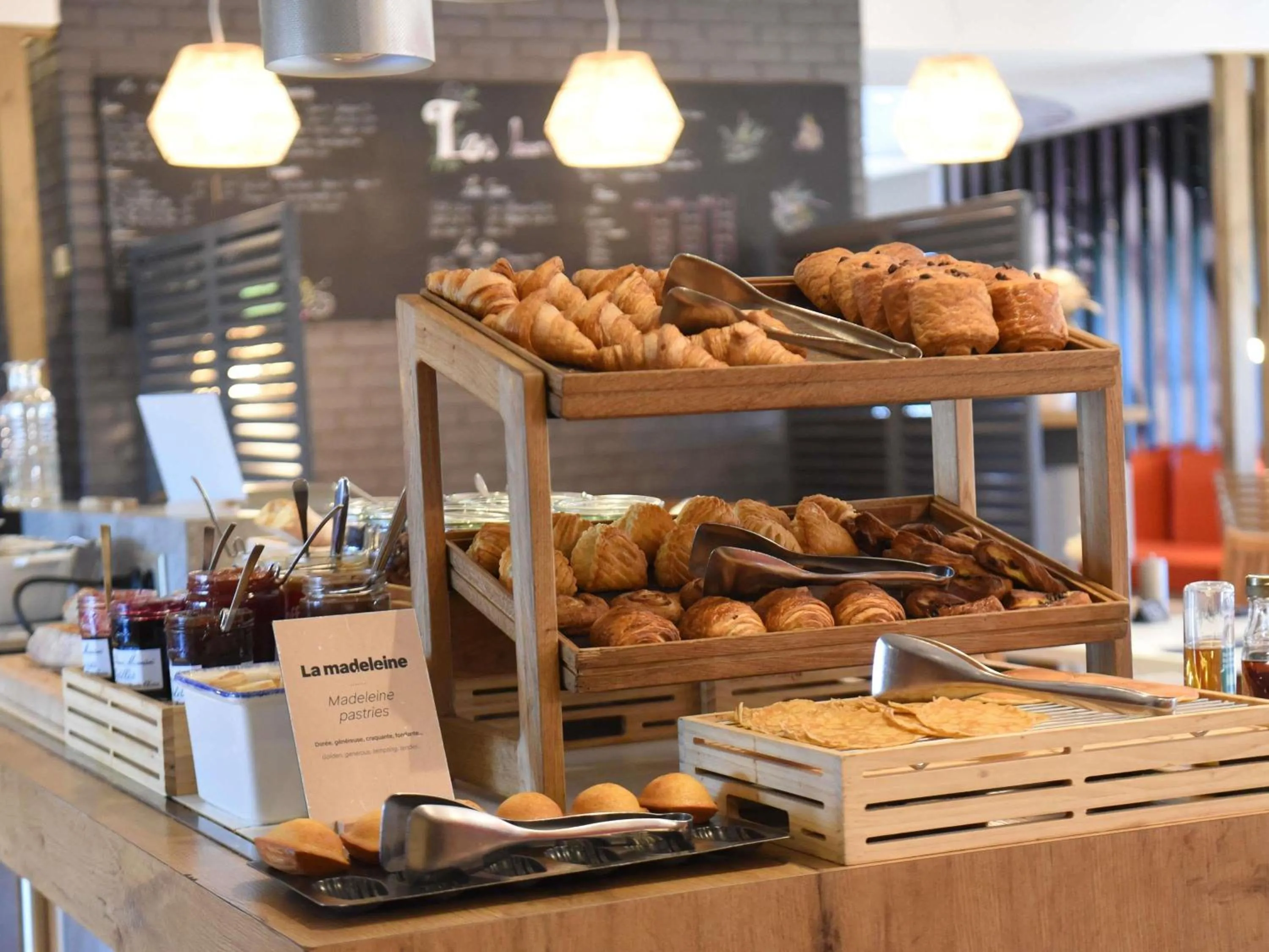 Breakfast in hotelF1 Laval