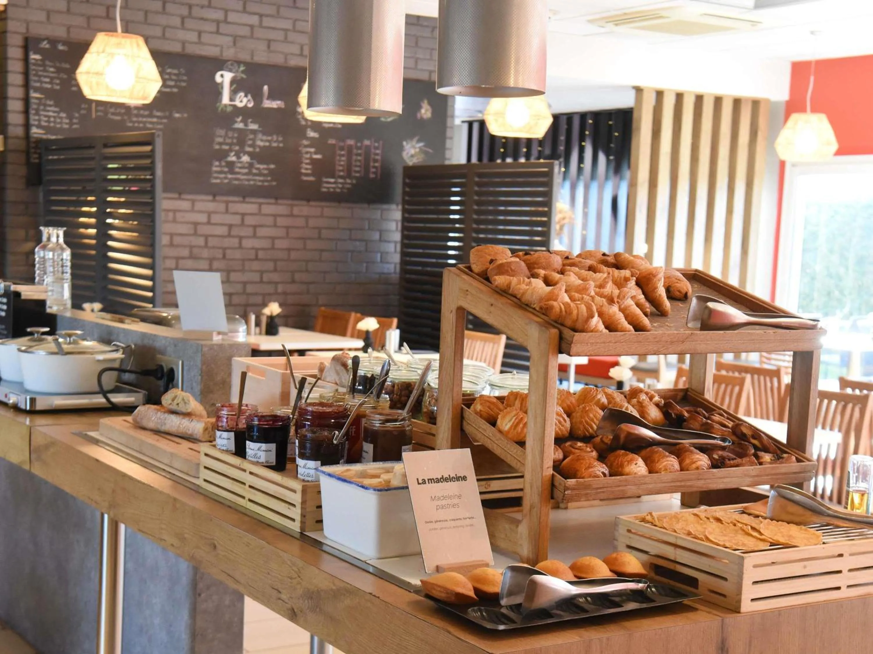 Breakfast in ibis Laval Le Relais D'Armor