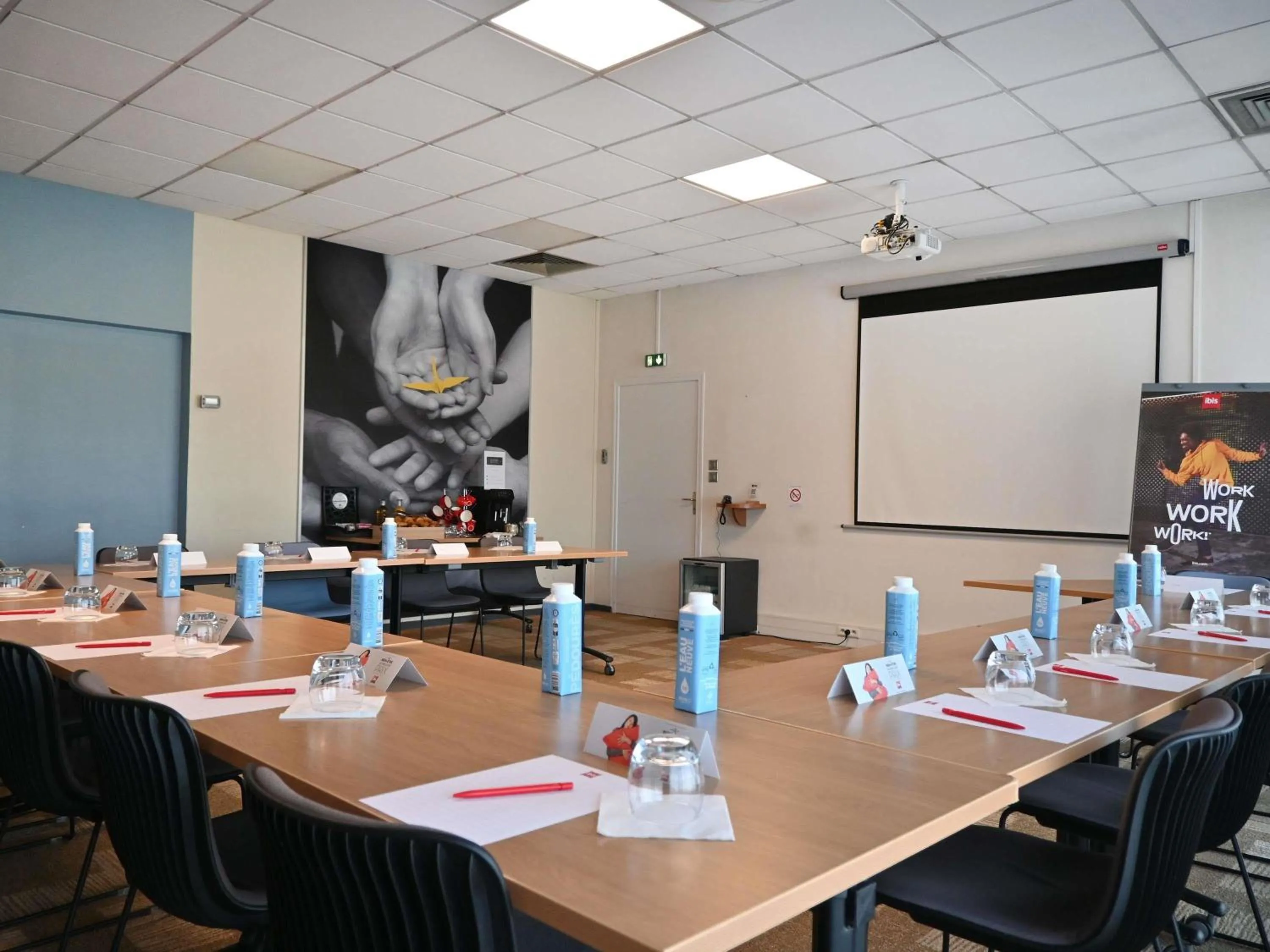 Meeting/conference room in ibis Laval Le Relais D'Armor