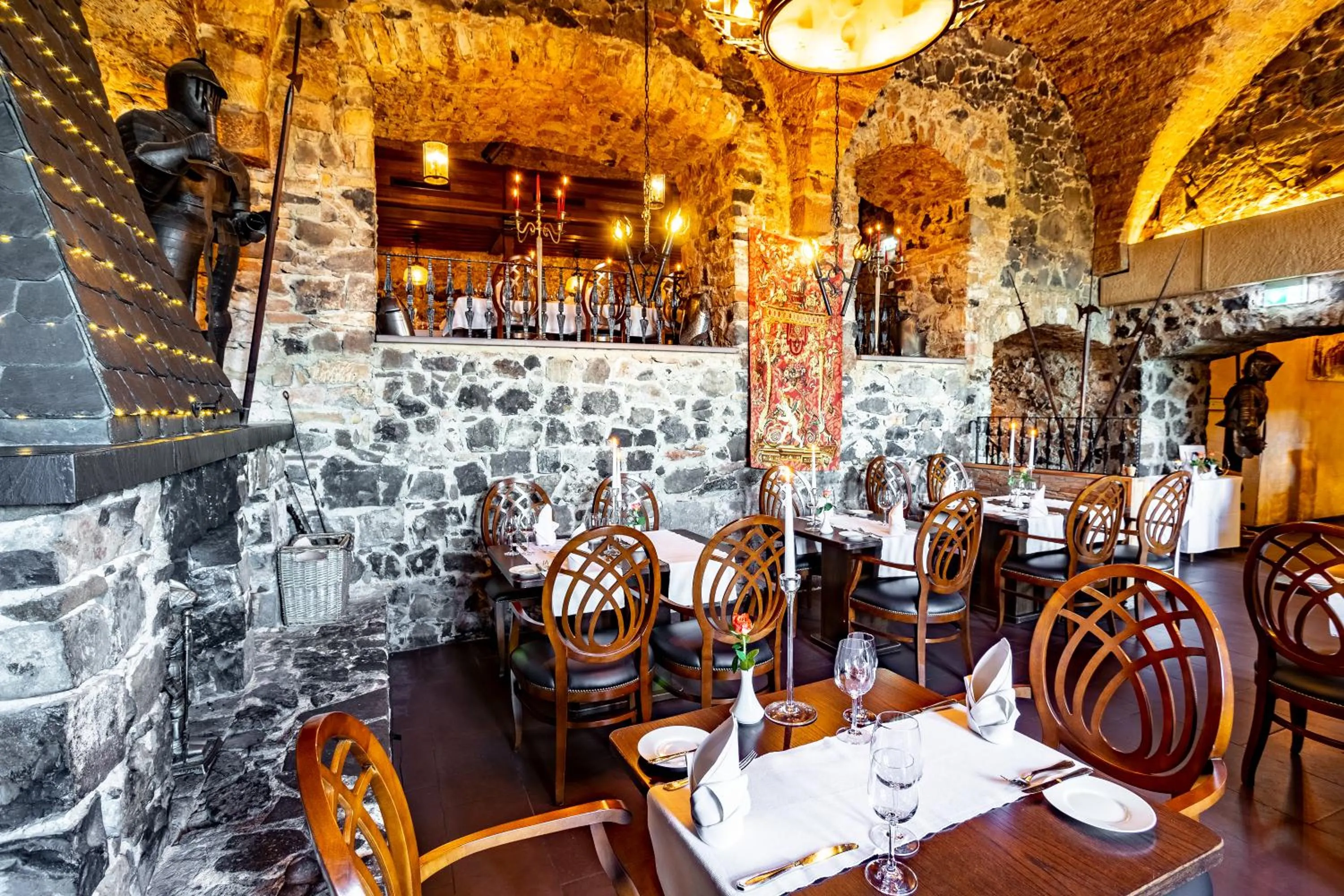 Restaurant/places to eat in Burghotel Staufenberg