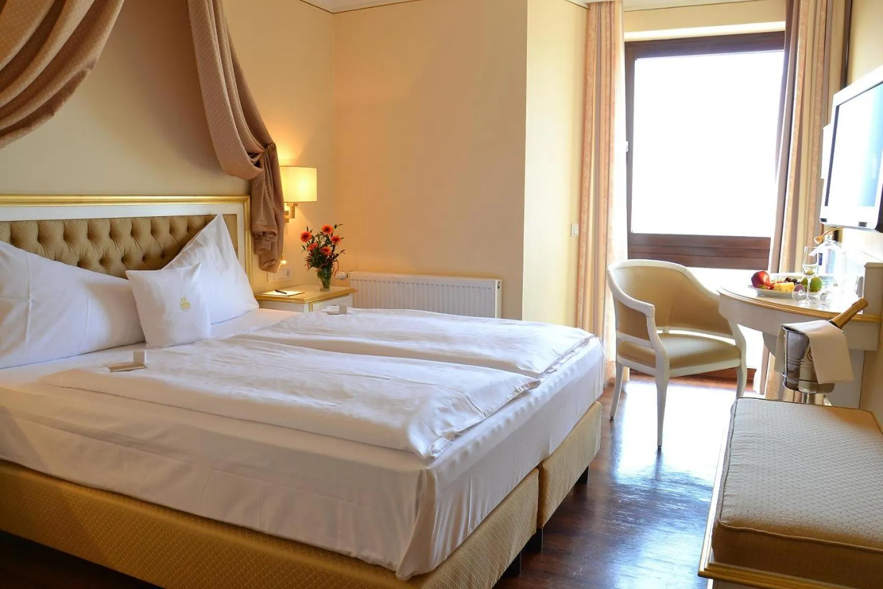 Bed in Burghotel Staufenberg