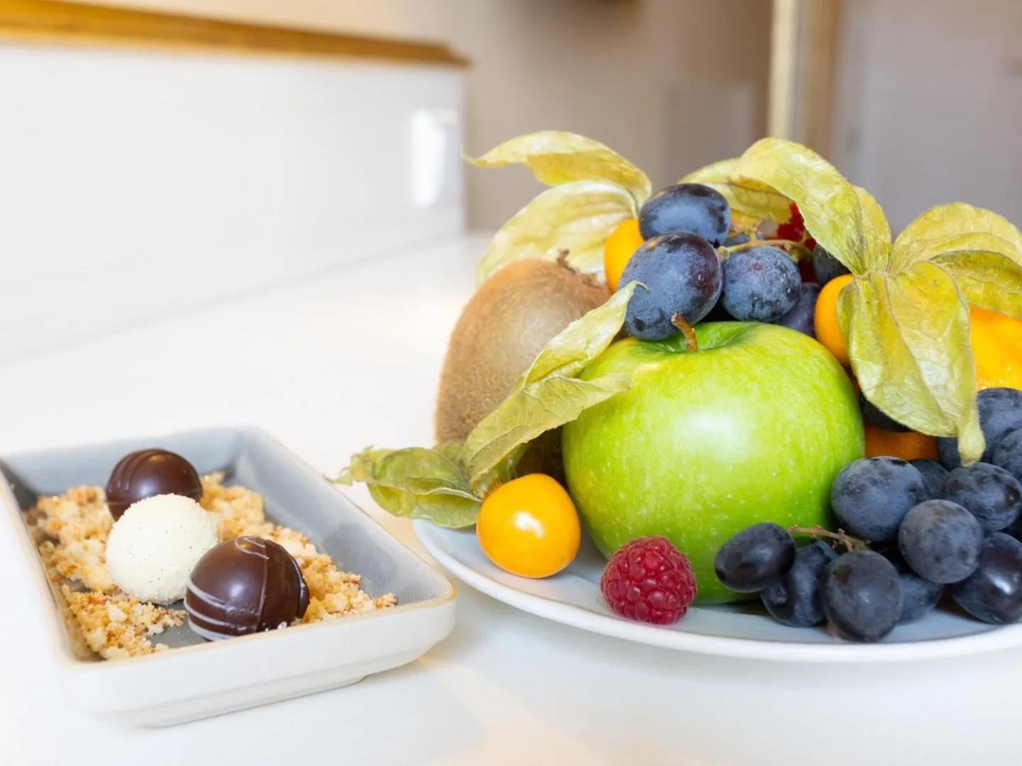 room service in Burghotel Staufenberg
