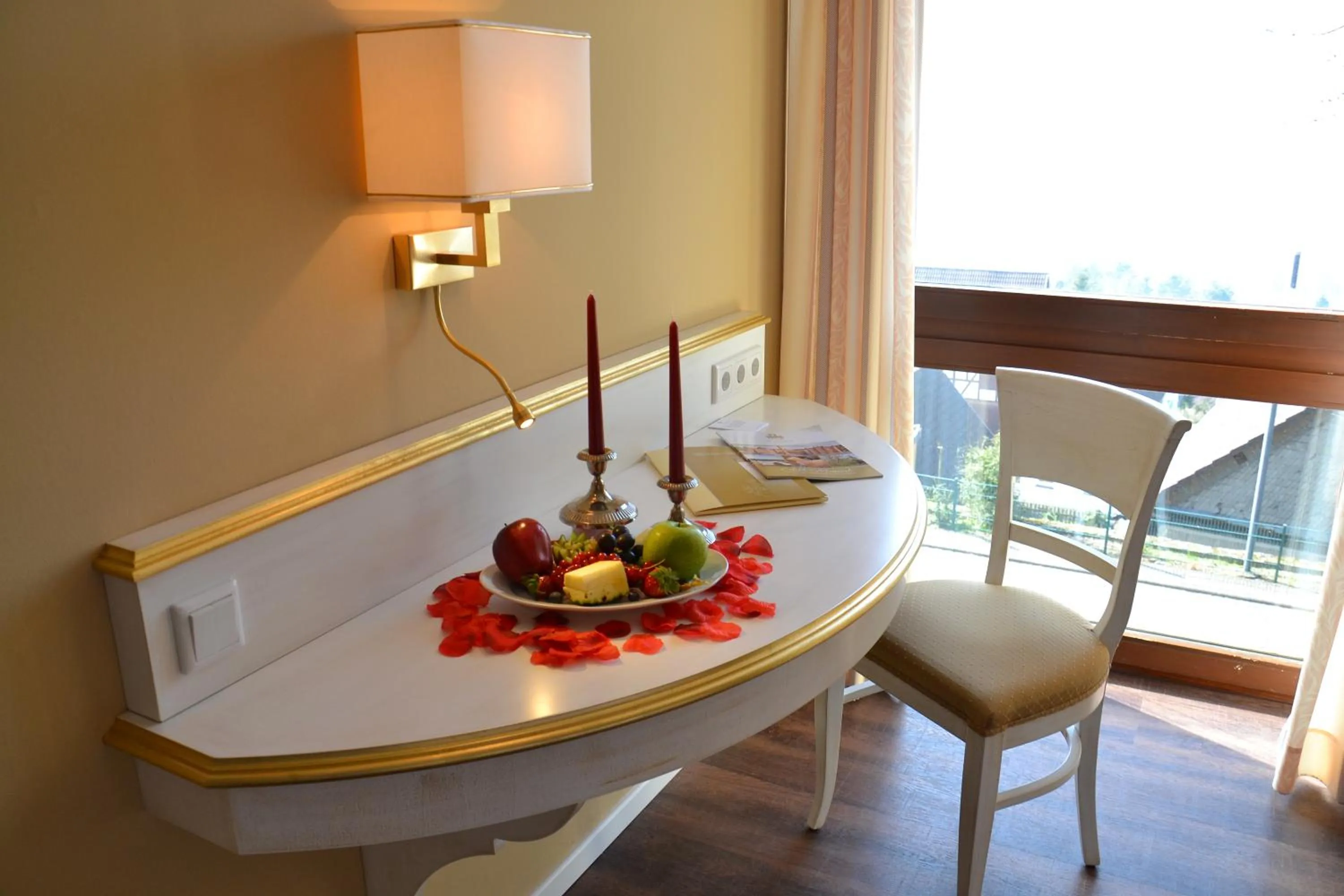 Photo of the whole room in Burghotel Staufenberg