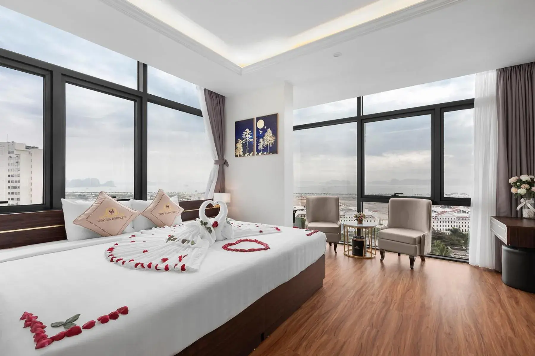 Deluxe Double Room with Sea View in Thai Ha Boutique Hotel Deluxe Double Room with Sea View in Thai Ha Boutique Hotel